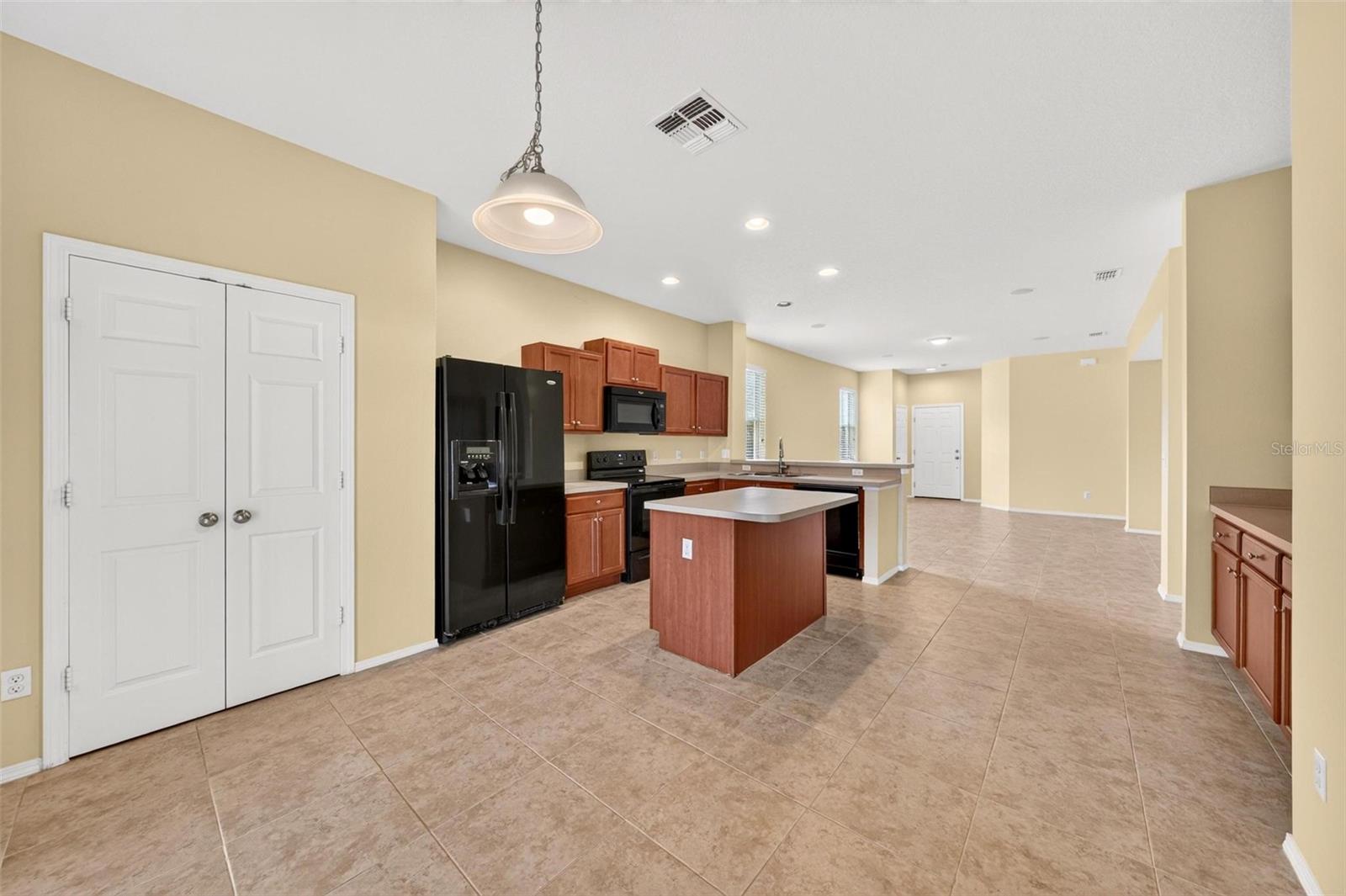 Kitchen with Dinette Area - 21413 SULLIVAN RANCH BLVD, MOUNT DORA