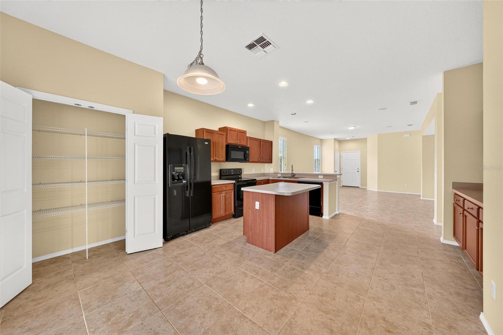 Kitchen with Dinette Area - 21413 SULLIVAN RANCH BLVD, MOUNT DORA