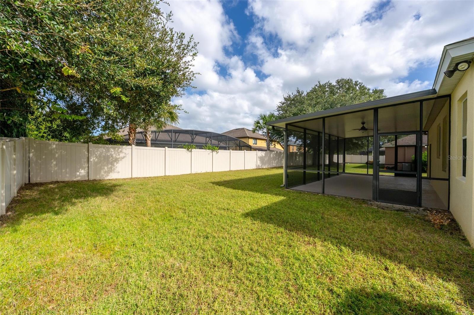 Side Yard - 21413 SULLIVAN RANCH BLVD, MOUNT DORA