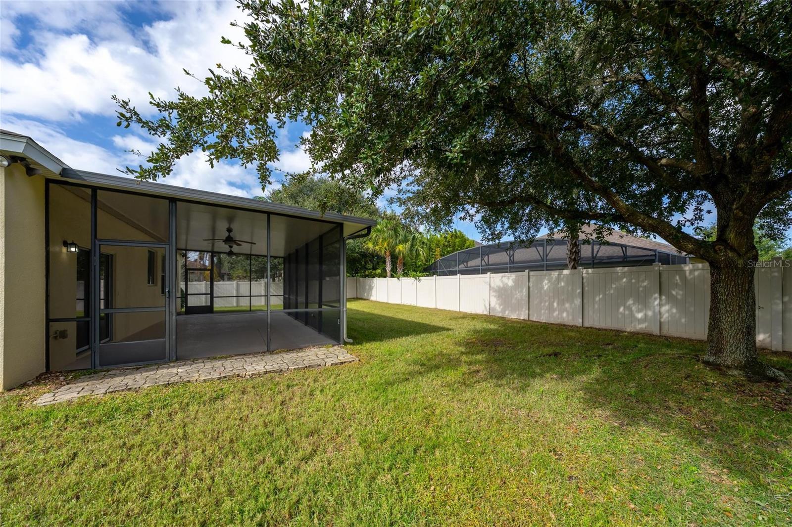 Side Yard - 21413 SULLIVAN RANCH BLVD, MOUNT DORA