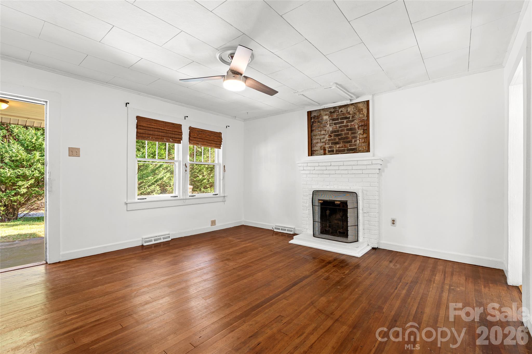 Single Family Residence at 490 Rose Hill Road, Asheville, photo 11 of 46