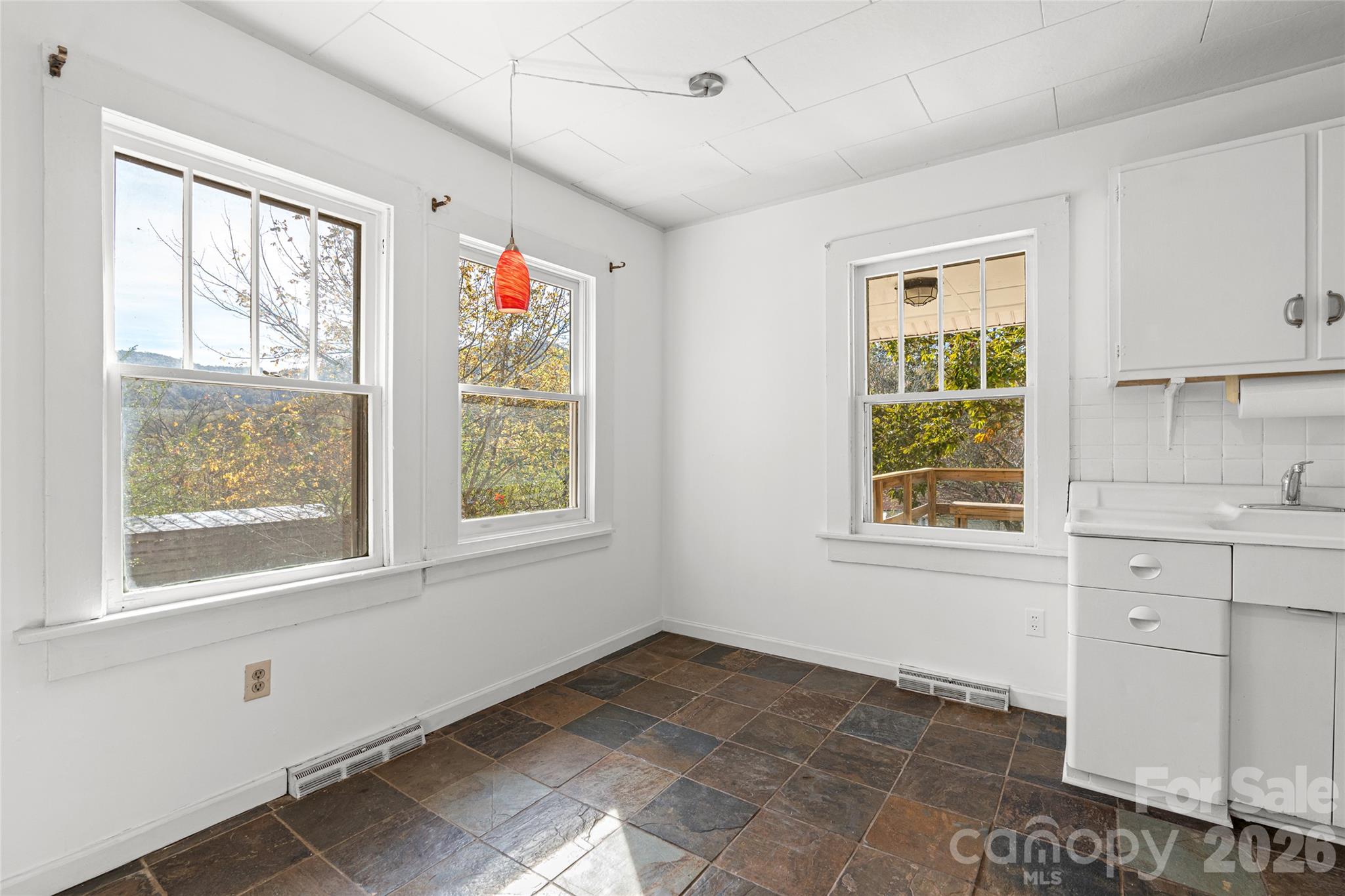 Single Family Residence at 490 Rose Hill Road, Asheville, photo 20 of 46