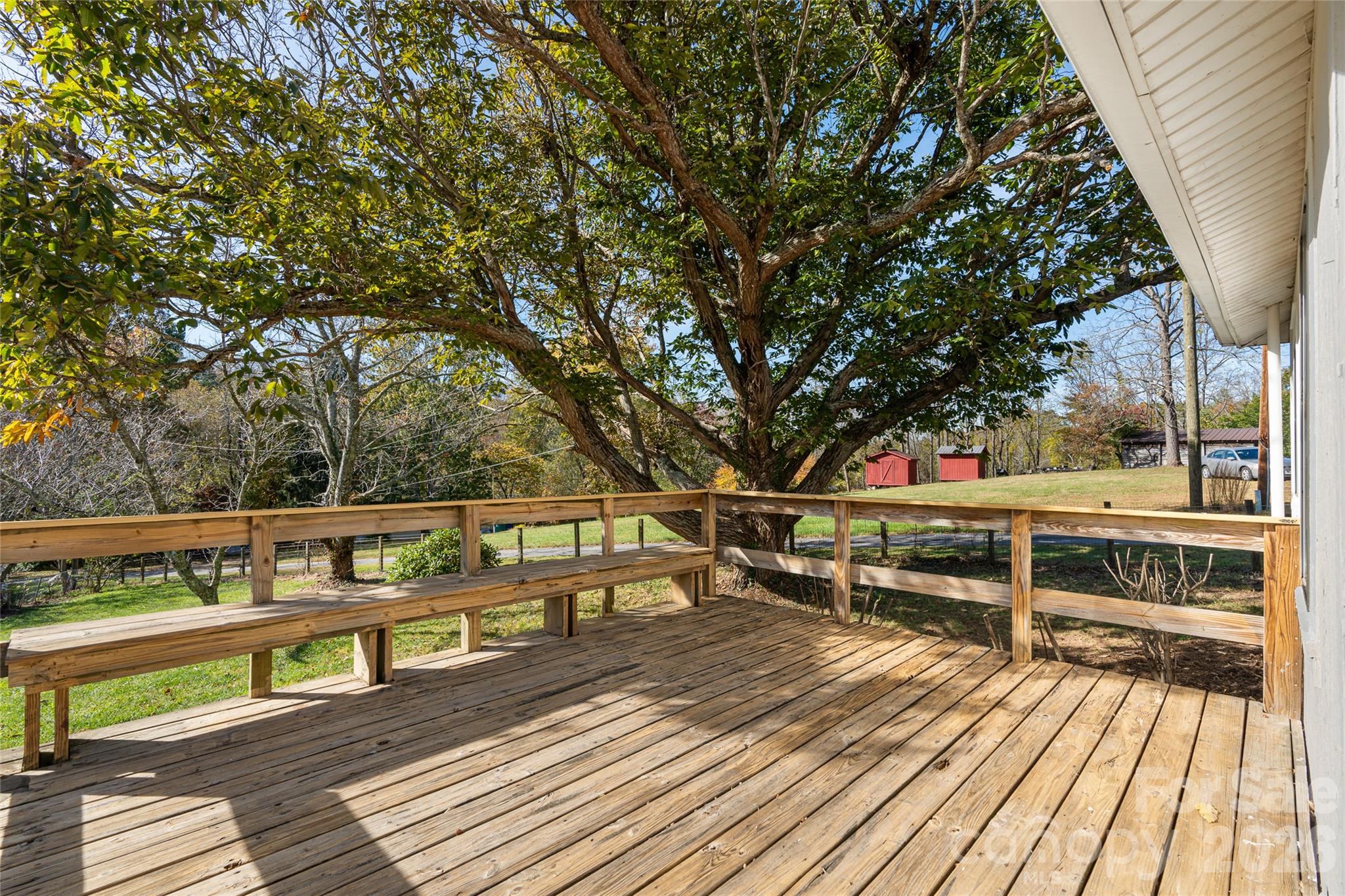Large deck - 490 Rose Hill Road, Asheville
