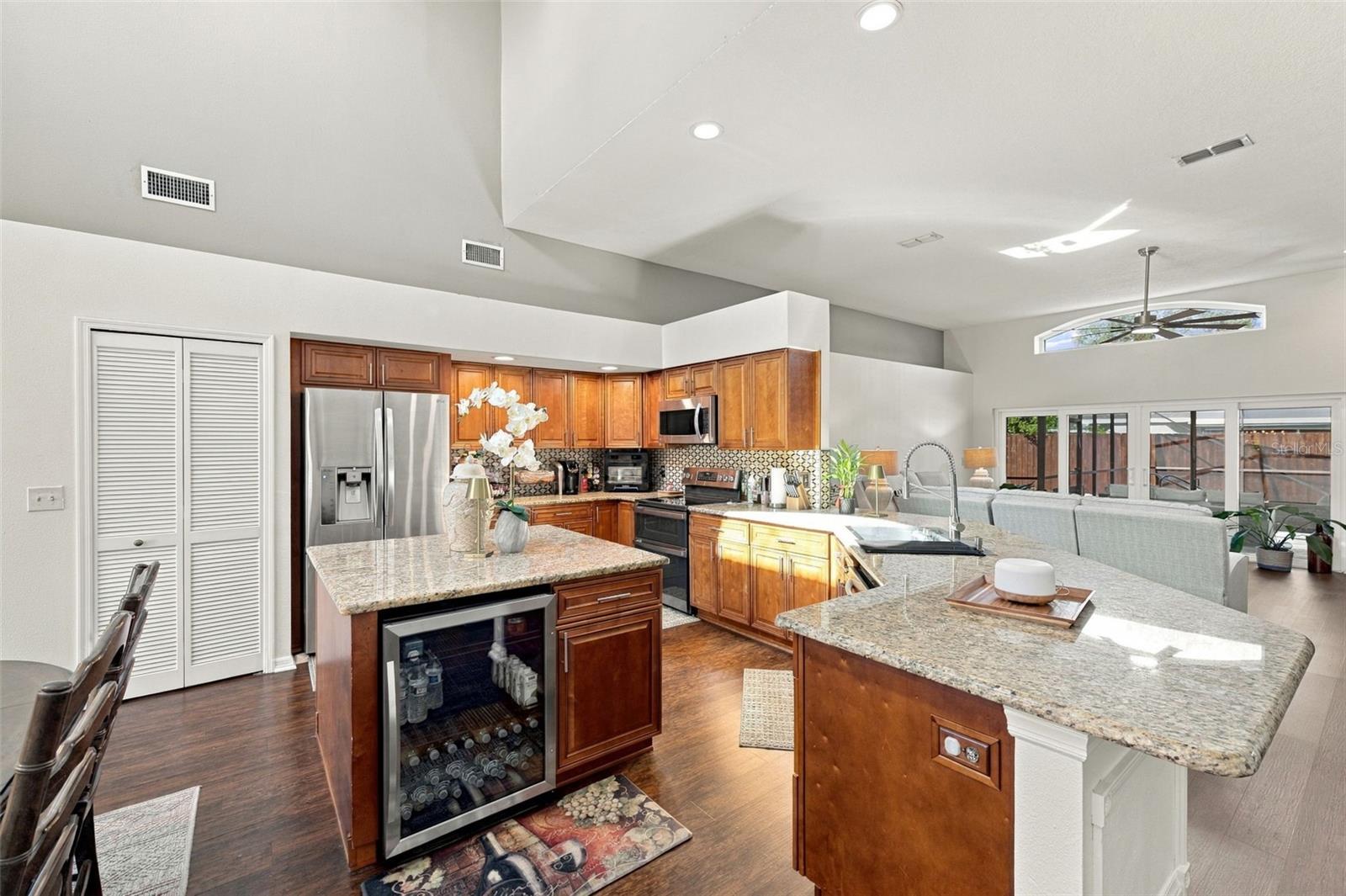 Single Family Residence at 8708 CHARMING KNOLL CT, TAMPA, photo 5 of 46