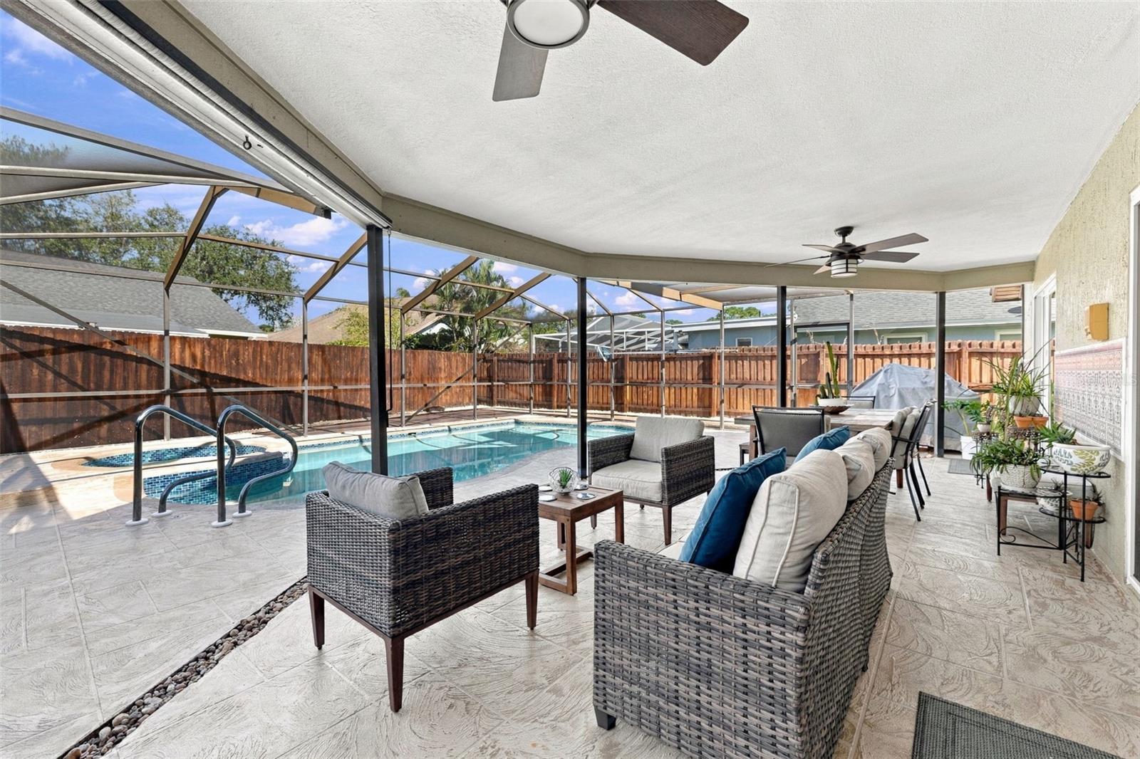 Single Family Residence at 8708 CHARMING KNOLL CT, TAMPA, photo 21 of 46