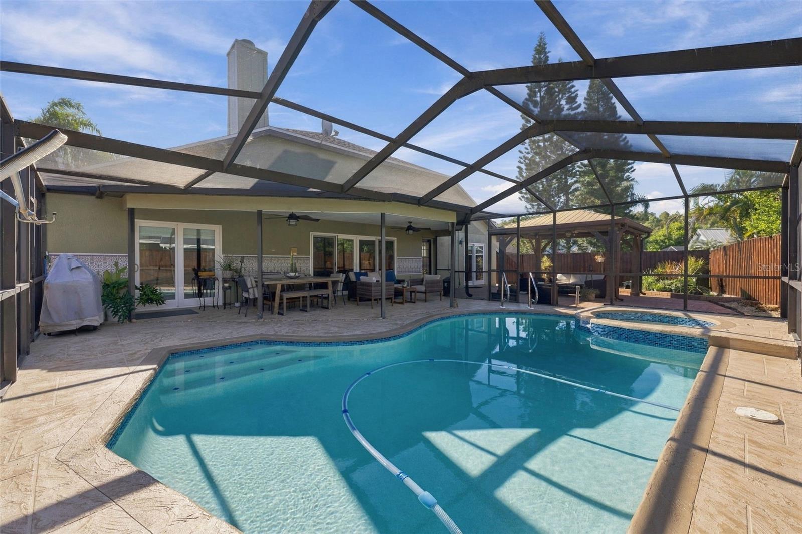 Single Family Residence at 8708 CHARMING KNOLL CT, TAMPA, photo 23 of 46
