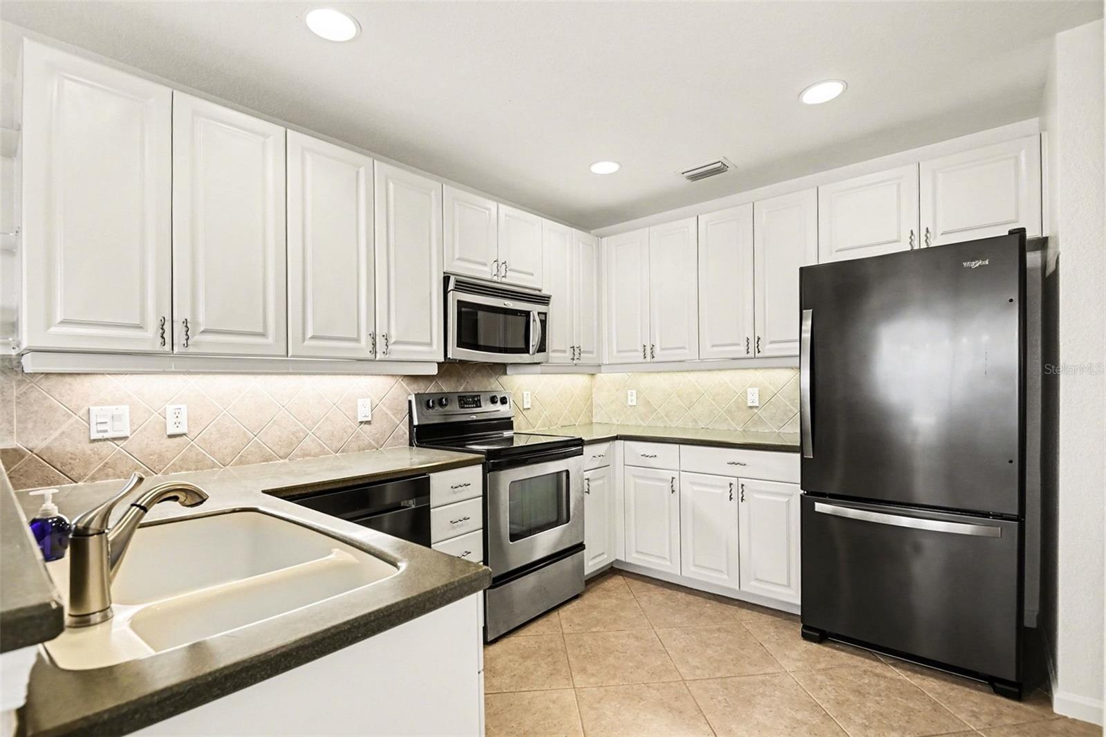 Condominium at 4696 CLUB DR #102, PORT CHARLOTTE, photo 8 of 72