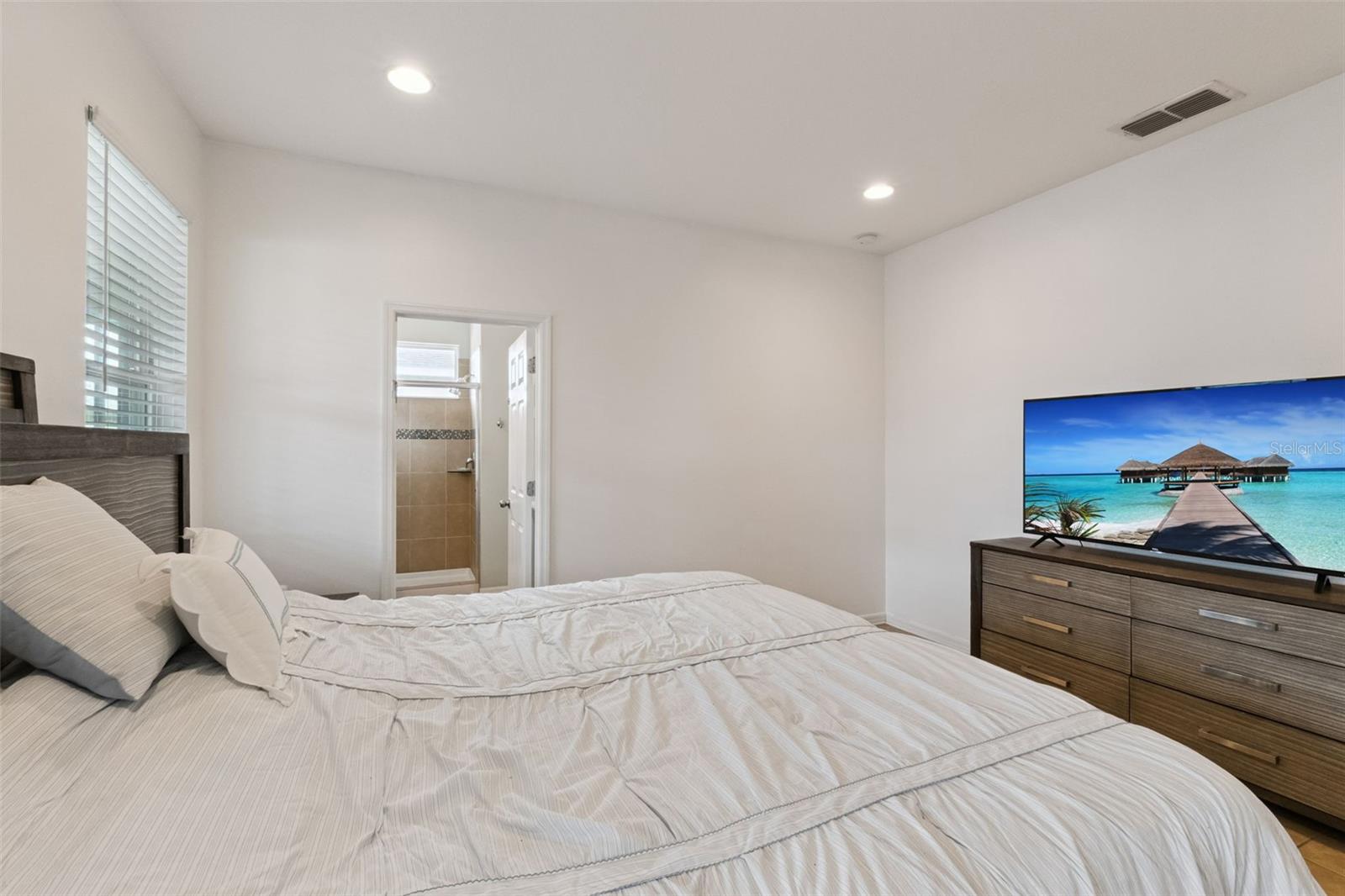 Single Family Residence at EAGLE LAKE PHASE 4B, KISSIMMEE, photo 15 of 35