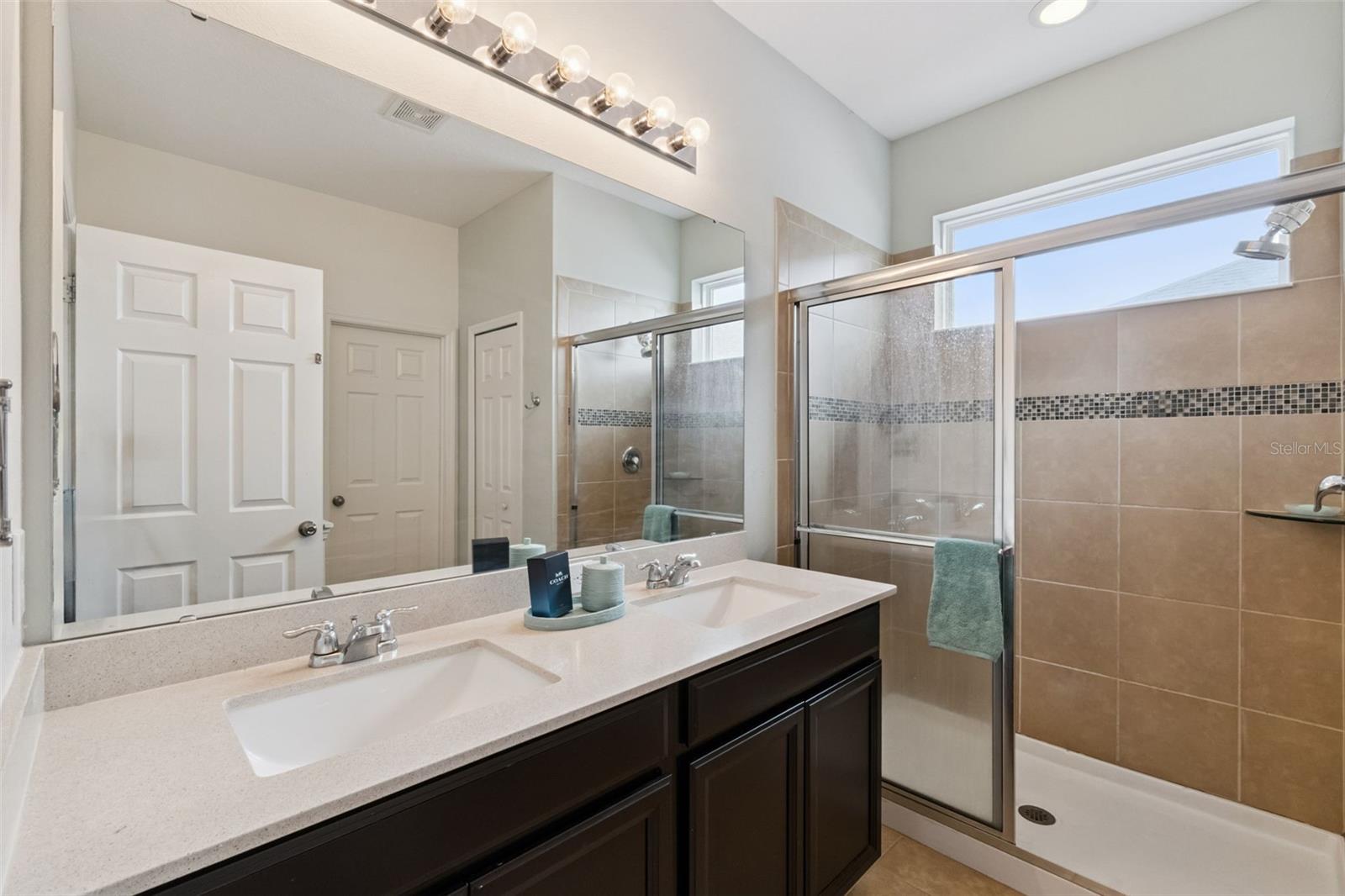 Single Family Residence at EAGLE LAKE PHASE 4B, KISSIMMEE, photo 16 of 35