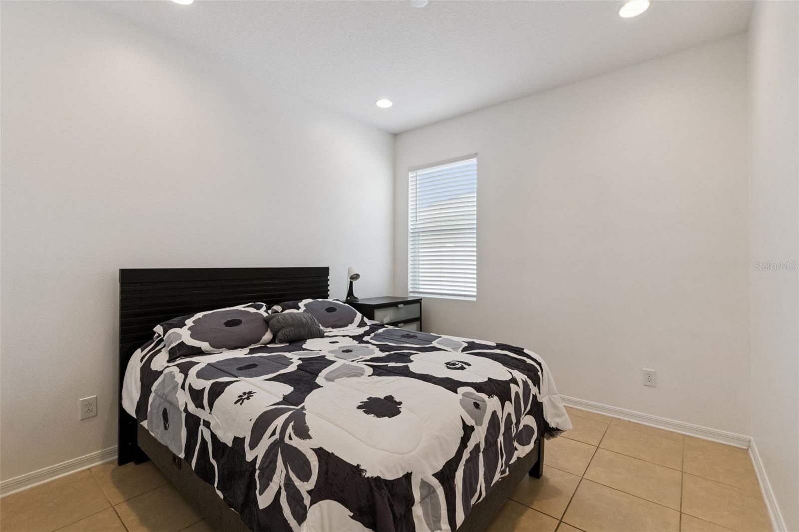 Single Family Residence at EAGLE LAKE PHASE 4B, KISSIMMEE, photo 23 of 35