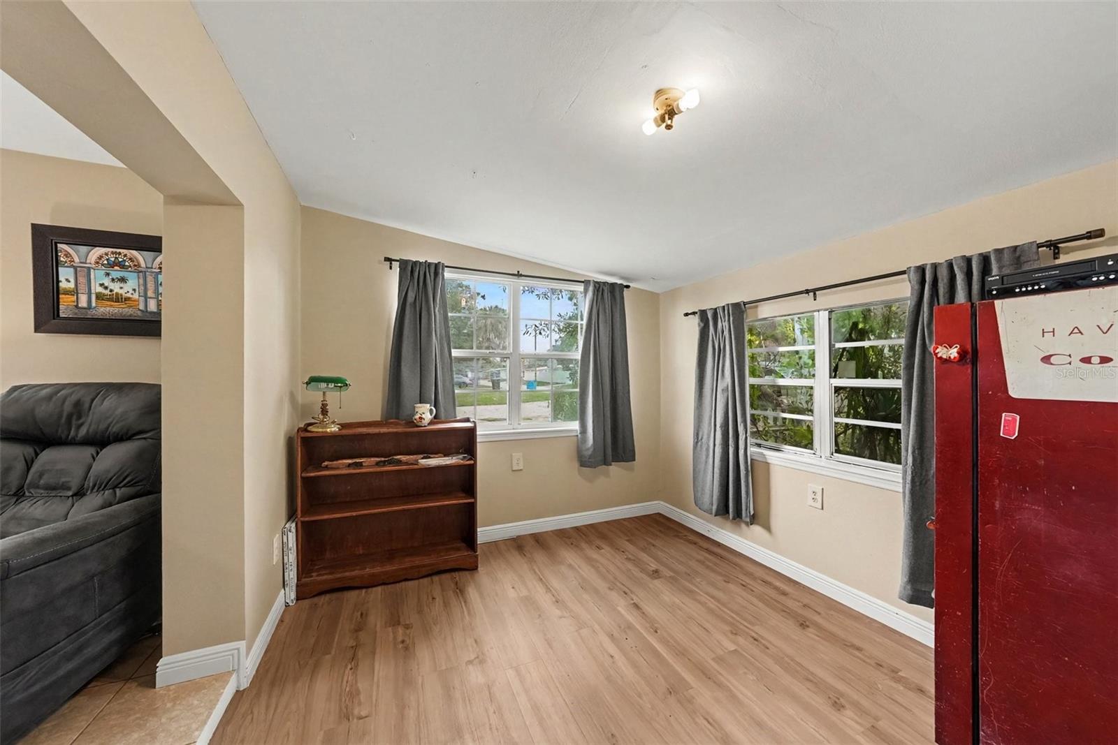 Single Family Residence at 5002 HALIFAX DR, TAMPA, photo 5 of 26