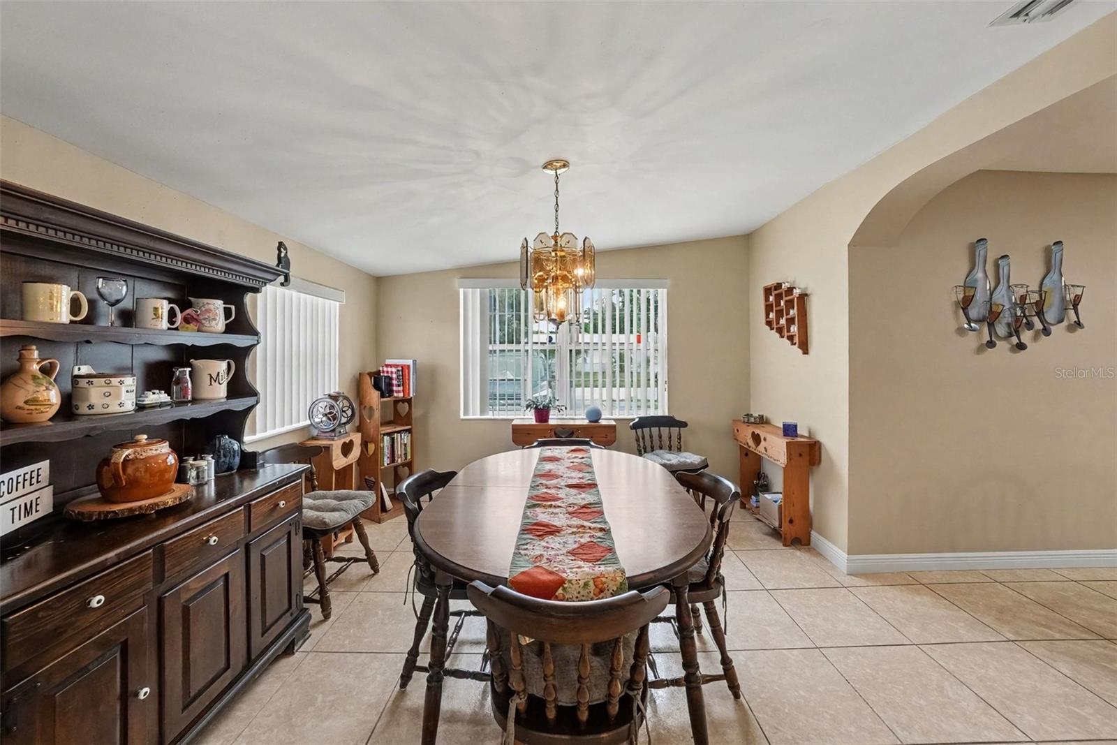 Single Family Residence at 5002 HALIFAX DR, TAMPA, photo 10 of 26