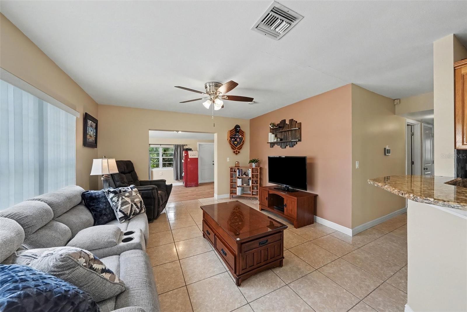 Single Family Residence at 5002 HALIFAX DR, TAMPA, photo 11 of 26