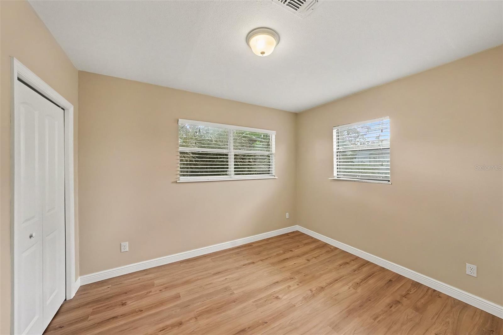 Single Family Residence at 5002 HALIFAX DR, TAMPA, photo 14 of 26