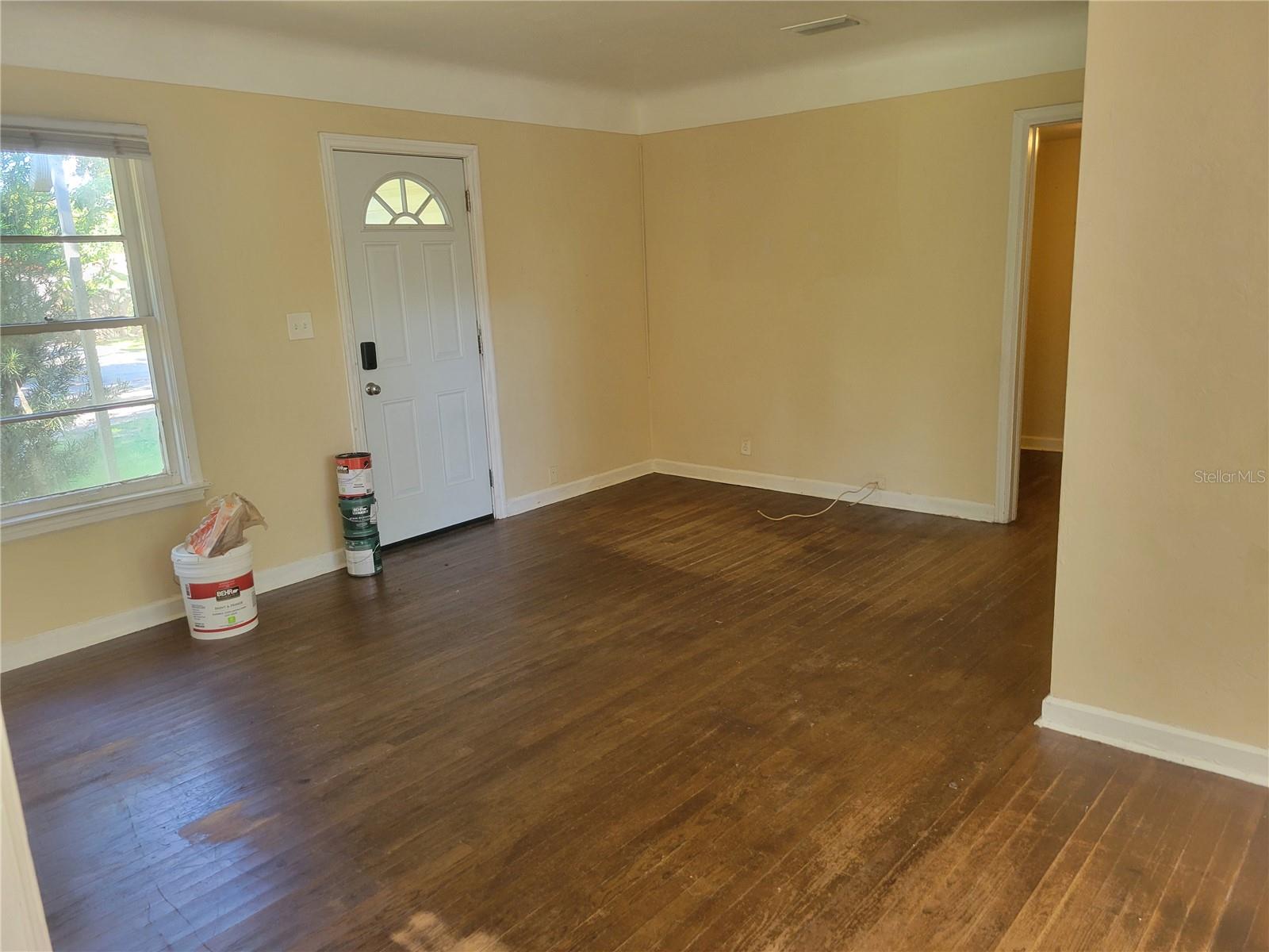living room viw from kitchen - 1910 23RD AVE N, ST PETERSBURG
