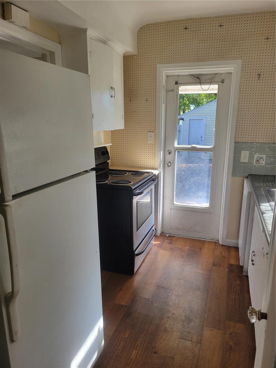 kitchen - 1910 23RD AVE N, ST PETERSBURG