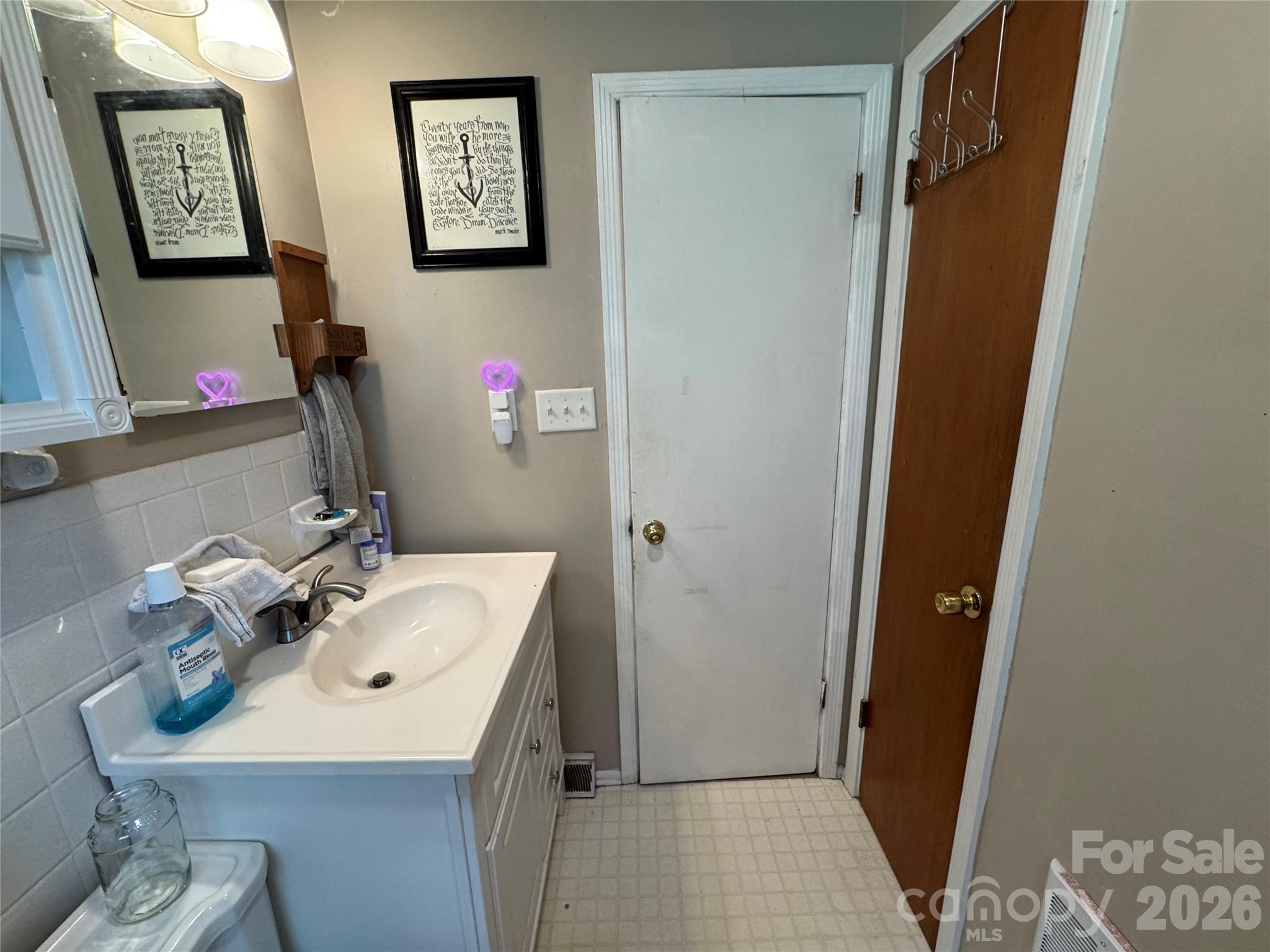 Single Family Residence at 25 Worley Place, Asheville, photo 10 of 23