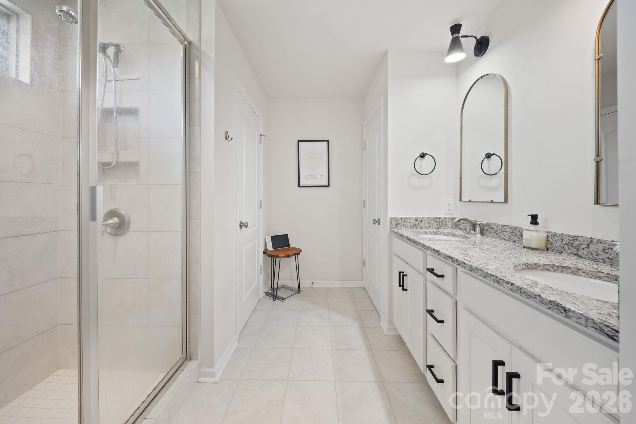 Double sinks and granite vanity in en suite - 4008 Woodsmill Road, Lancaster