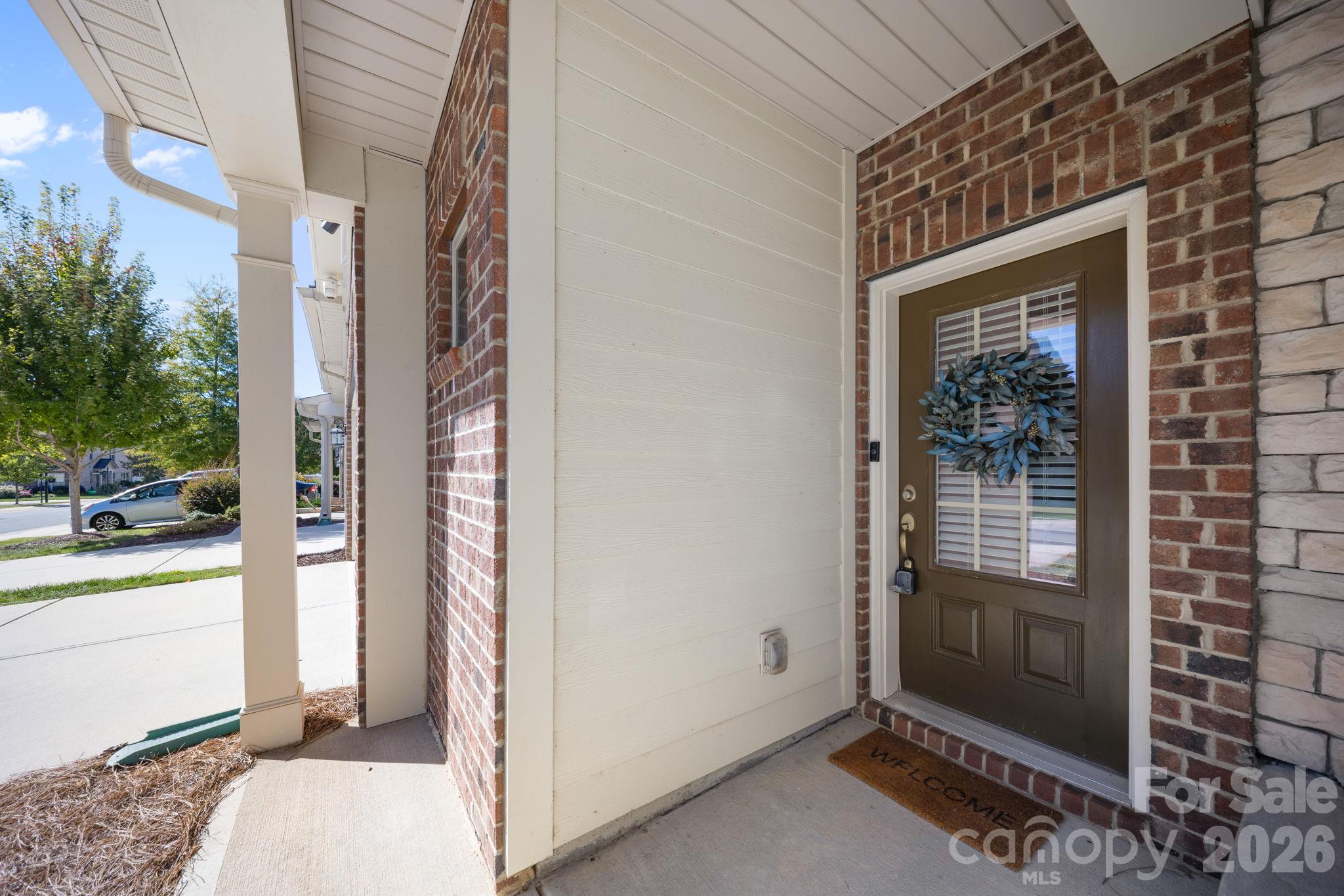 Welcoming entry - 4008 Woodsmill Road, Lancaster