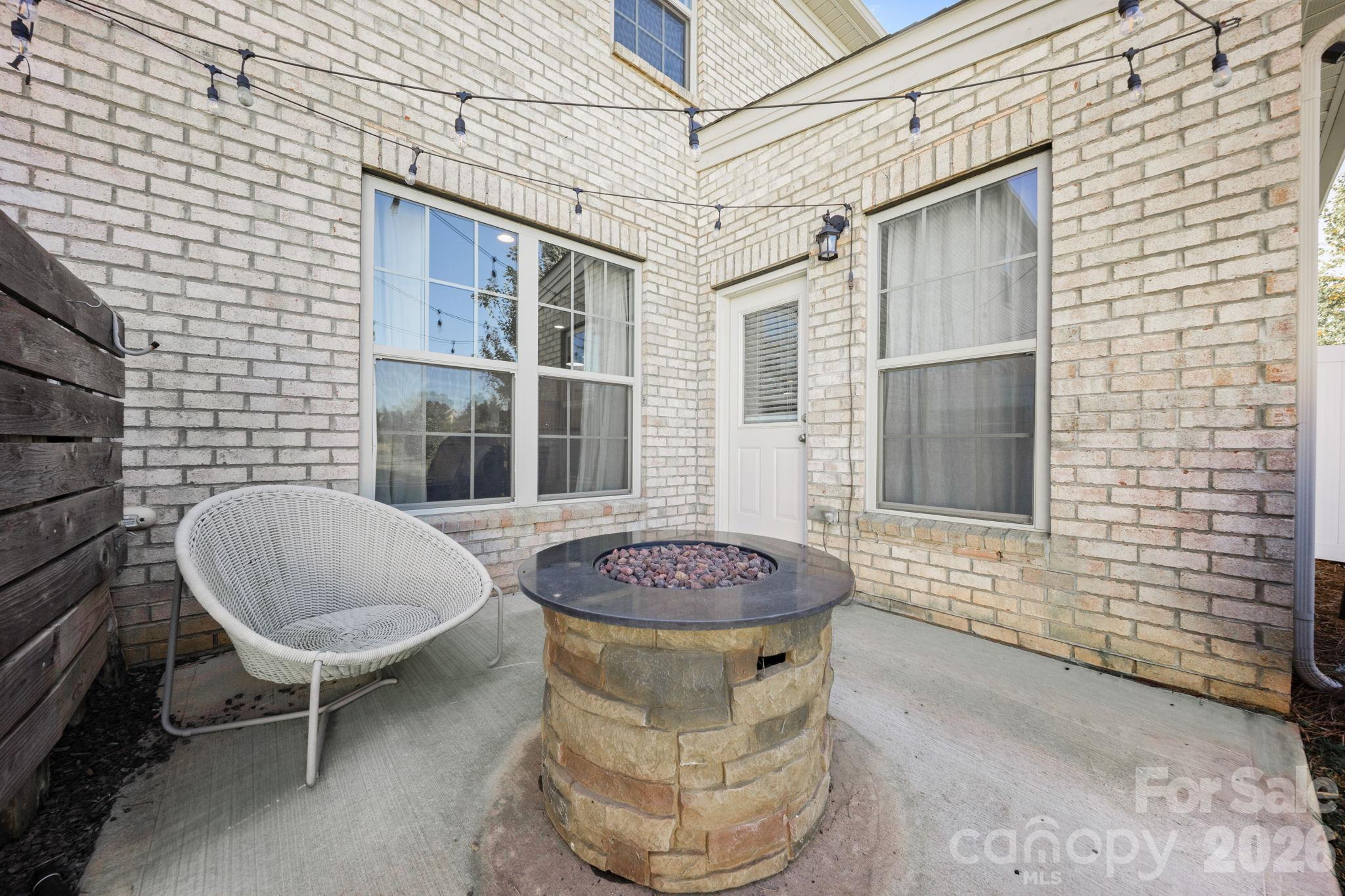 Outdoor living space - 4008 Woodsmill Road, Lancaster