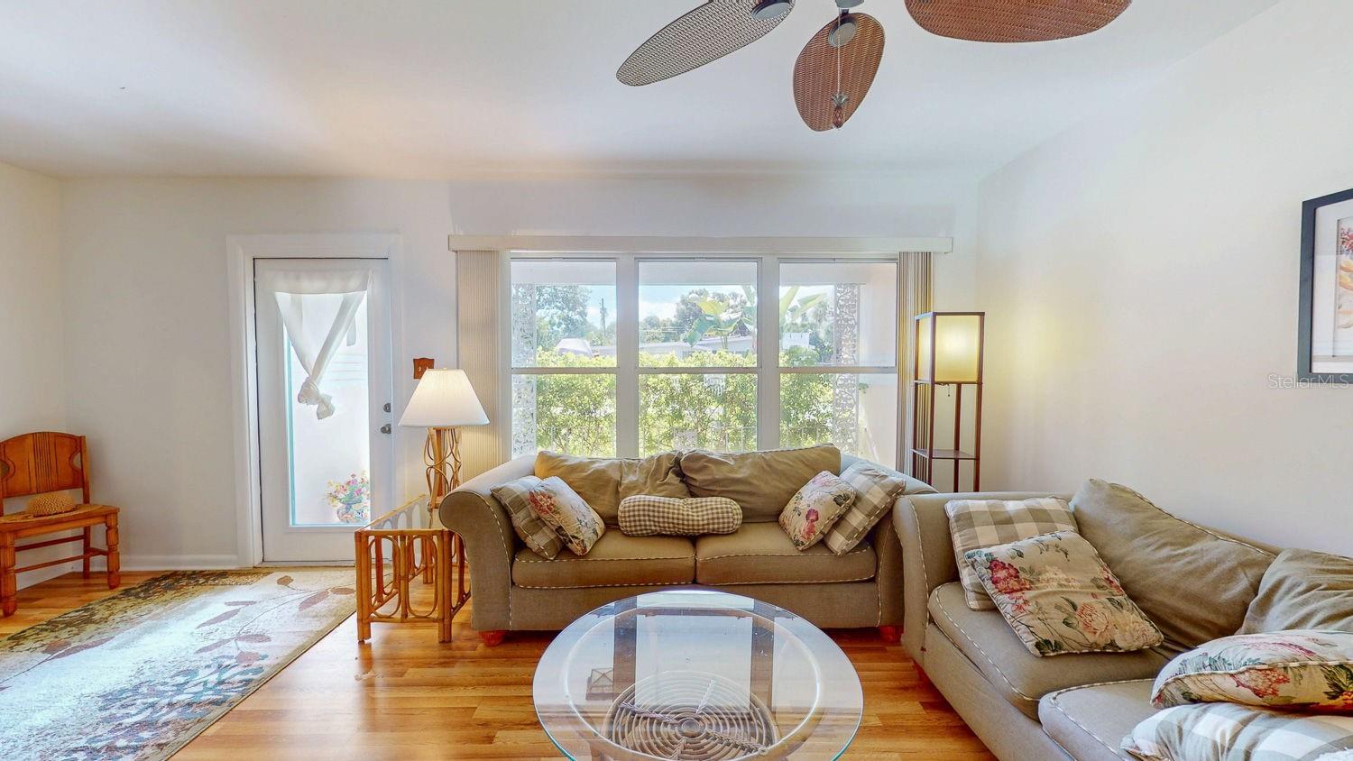 Living room - 1618 TUSCOLA RD, CLEARWATER