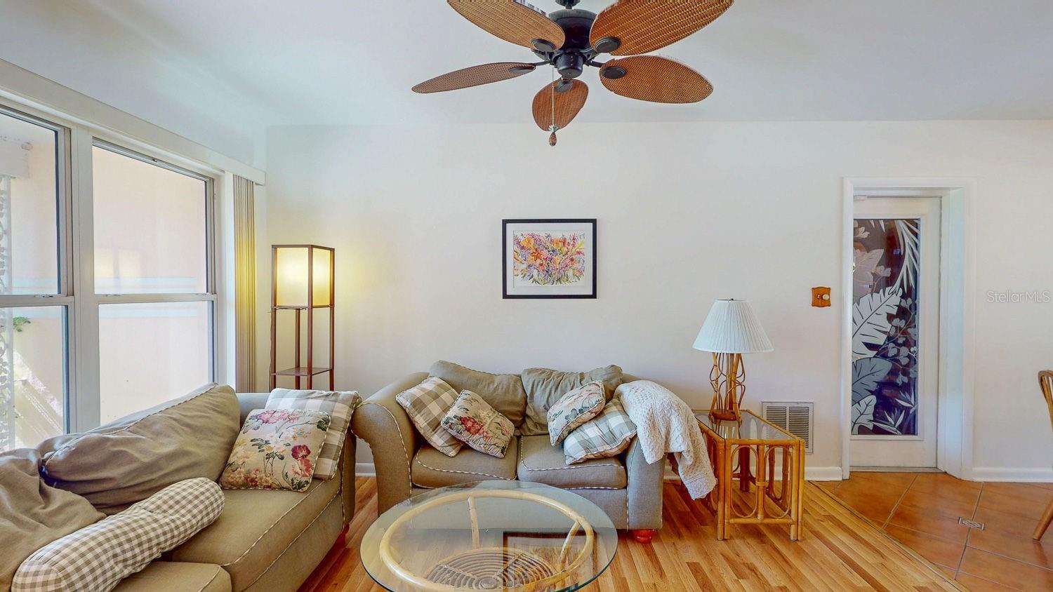 Living room - 1618 TUSCOLA RD, CLEARWATER
