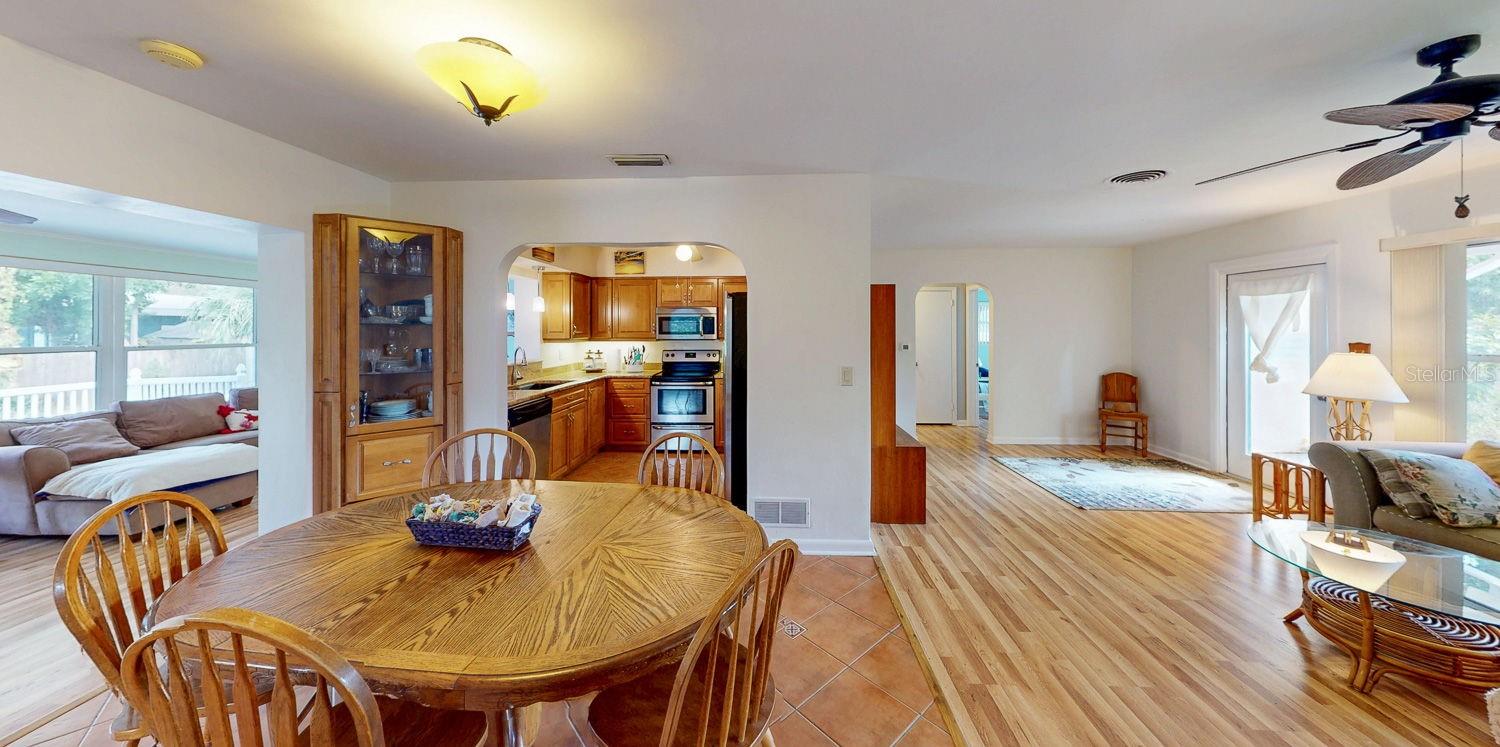 Single Family Residence at 1618 TUSCOLA RD, CLEARWATER, photo 13 of 70