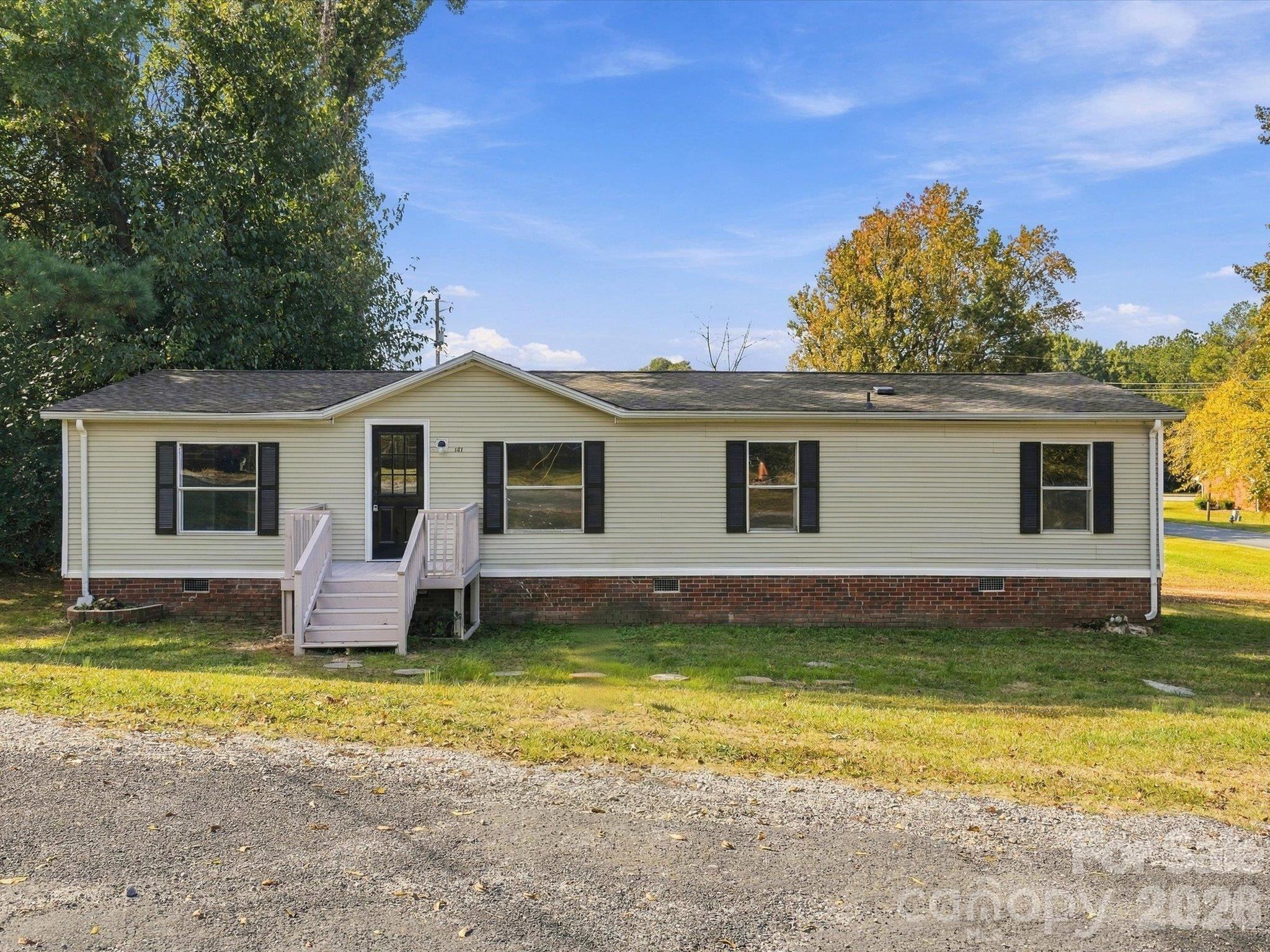 Single Family Residence at 141 Patricia Street, Lancaster, photo 9 of 39