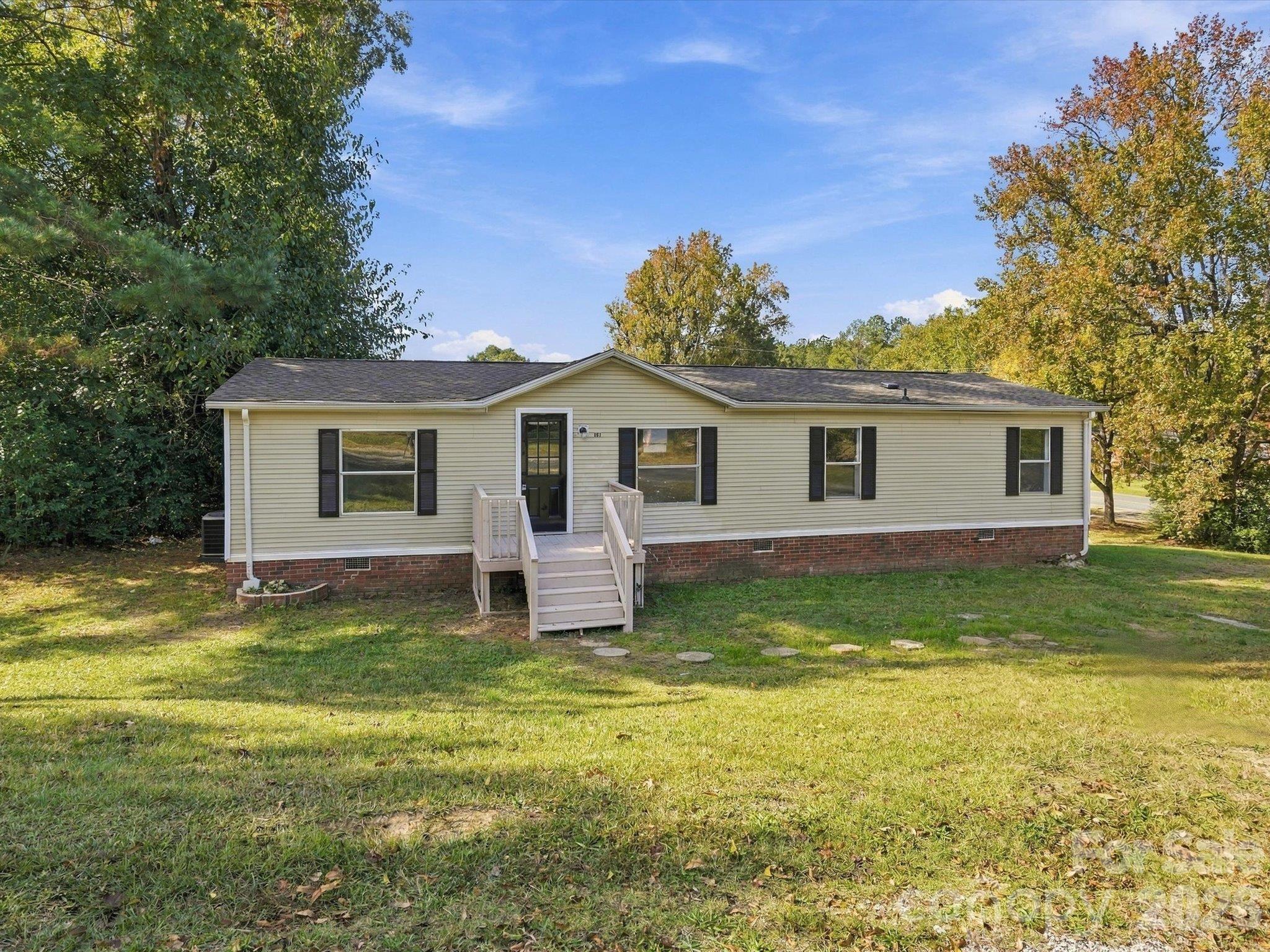 Single Family Residence at 141 Patricia Street, Lancaster, photo 14 of 39
