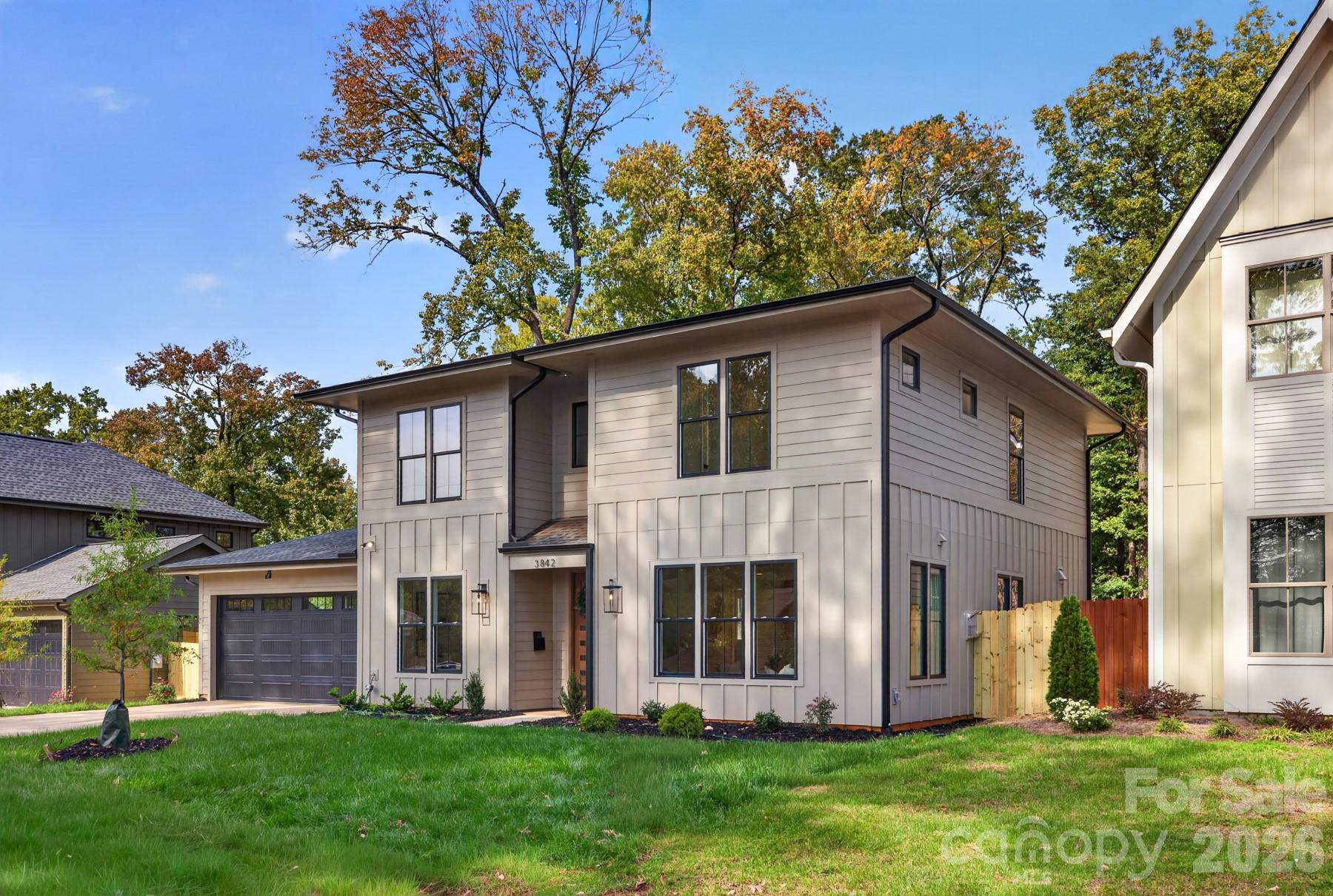 Single Family Residence at 3842 Avalon Avenue, Charlotte, photo 4 of 37