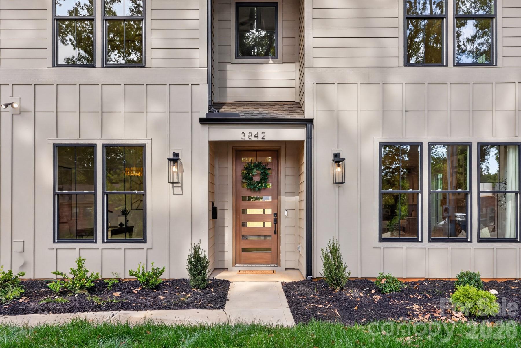 Single Family Residence at 3842 Avalon Avenue, Charlotte, photo 5 of 37