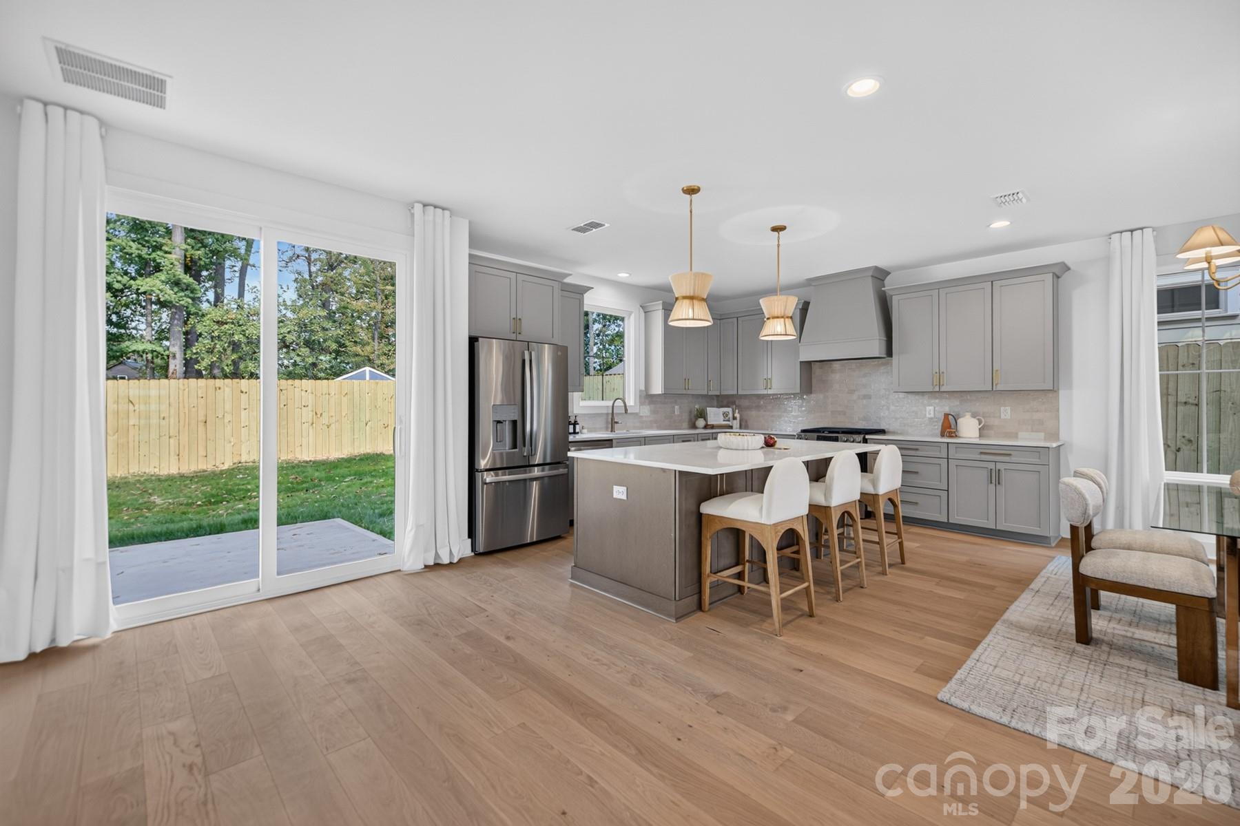 Single Family Residence at 3842 Avalon Avenue, Charlotte, photo 9 of 37