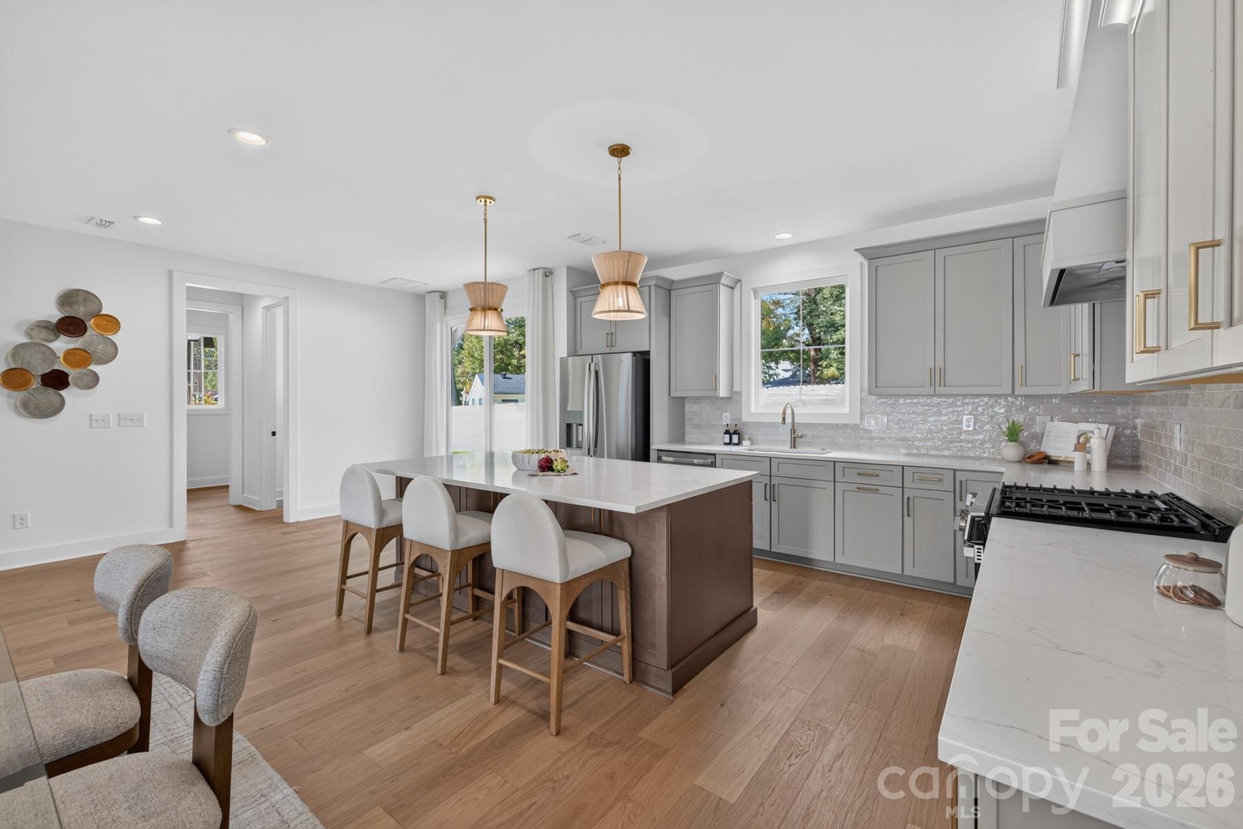 Single Family Residence at 3842 Avalon Avenue, Charlotte, photo 12 of 37