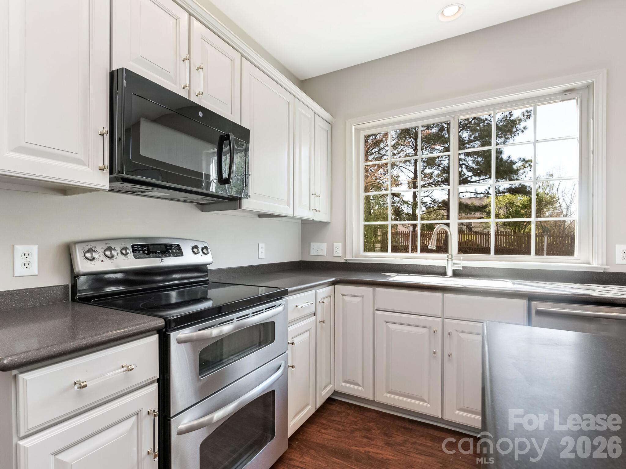 Single Family Residence at 8305 Cutters Spring Drive, Waxhaw, photo 9 of 33