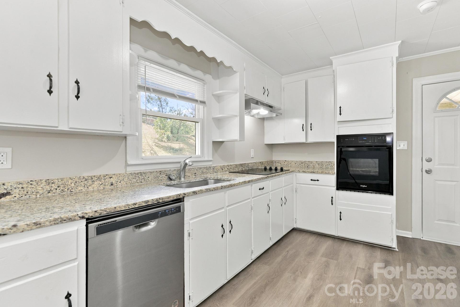 Single Family Residence at 412 Buckoak Street, Stanley, photo 4 of 15