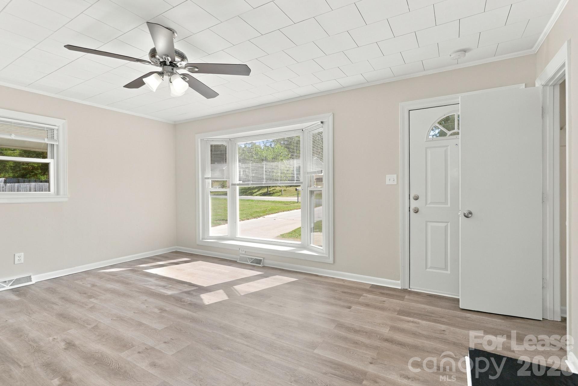 Single Family Residence at 412 Buckoak Street, Stanley, photo 5 of 15