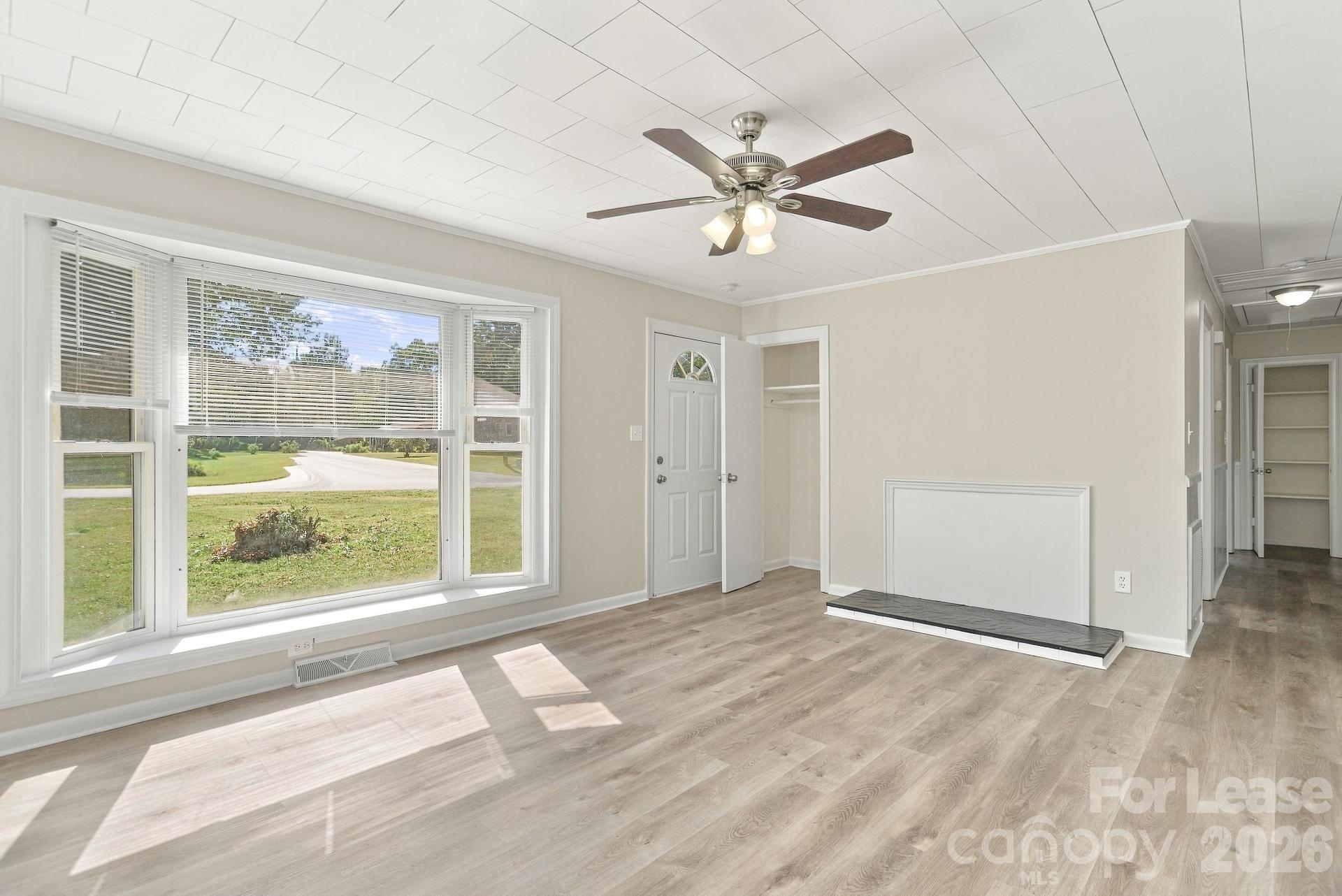 Single Family Residence at 412 Buckoak Street, Stanley, photo 6 of 15