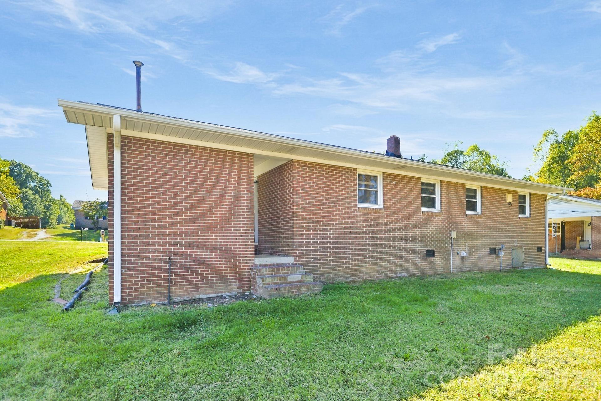 Single Family Residence at 412 Buckoak Street, Stanley, photo 14 of 15