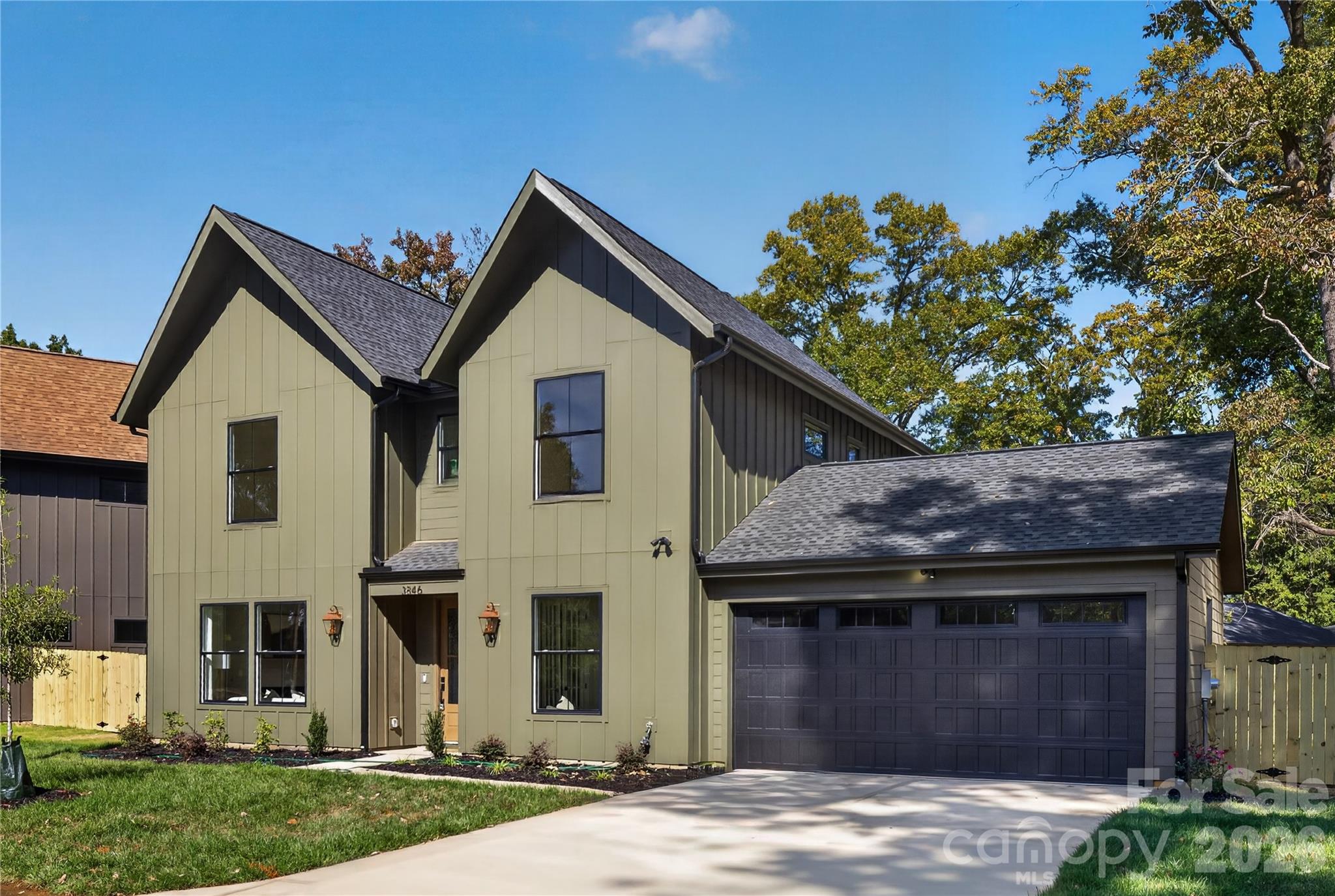 Single Family Residence at 3846 Avalon Avenue, Charlotte, photo 2 of 37