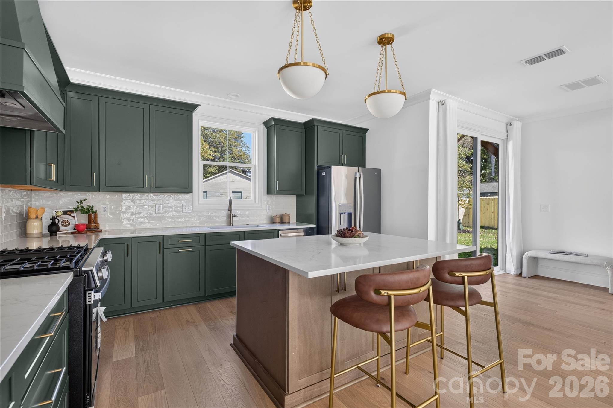 Single Family Residence at 3846 Avalon Avenue, Charlotte, photo 14 of 37