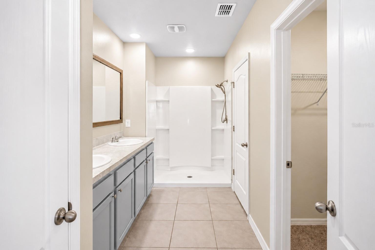 Single Family Residence at 30430 PINTAIL DR, LEESBURG, photo 12 of 39