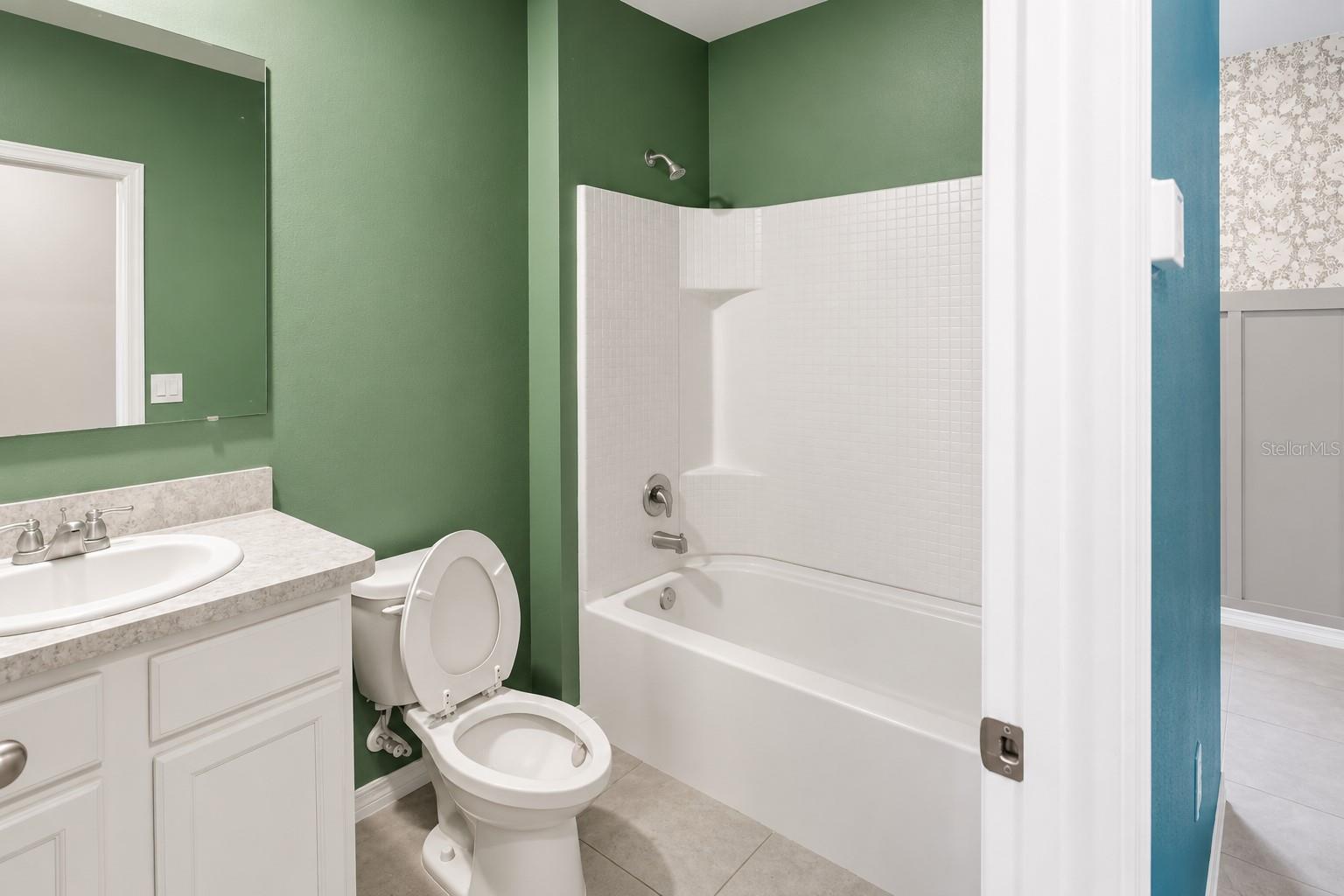 Single Family Residence at 30430 PINTAIL DR, LEESBURG, photo 15 of 39