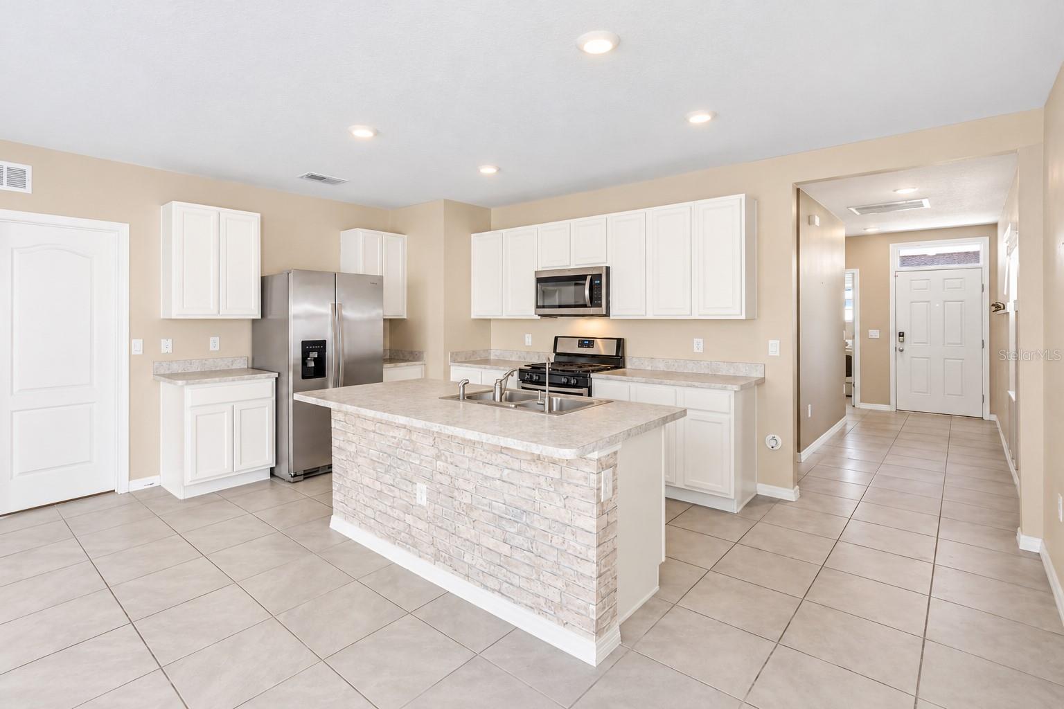 Single Family Residence at 30430 PINTAIL DR, LEESBURG, photo 24 of 39