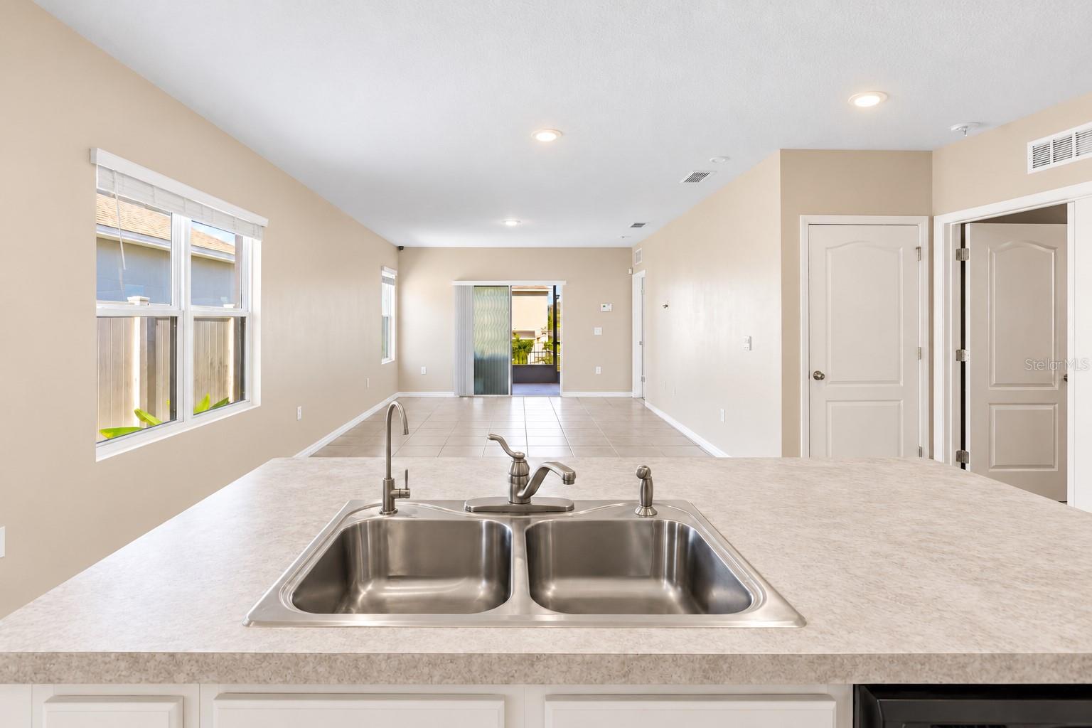 Single Family Residence at 30430 PINTAIL DR, LEESBURG, photo 25 of 39