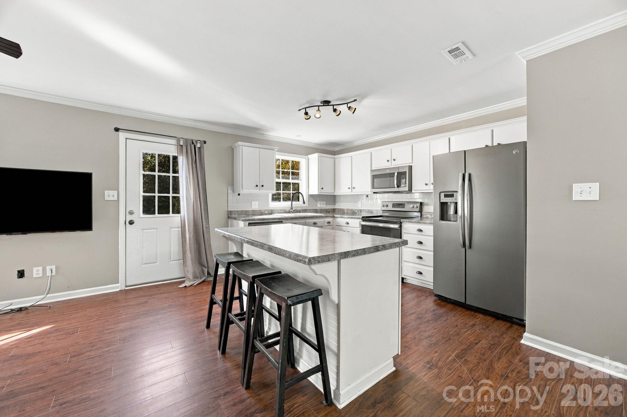 Single Family Residence at 255 Unity Church Road, Kings Mountain, photo 4 of 39