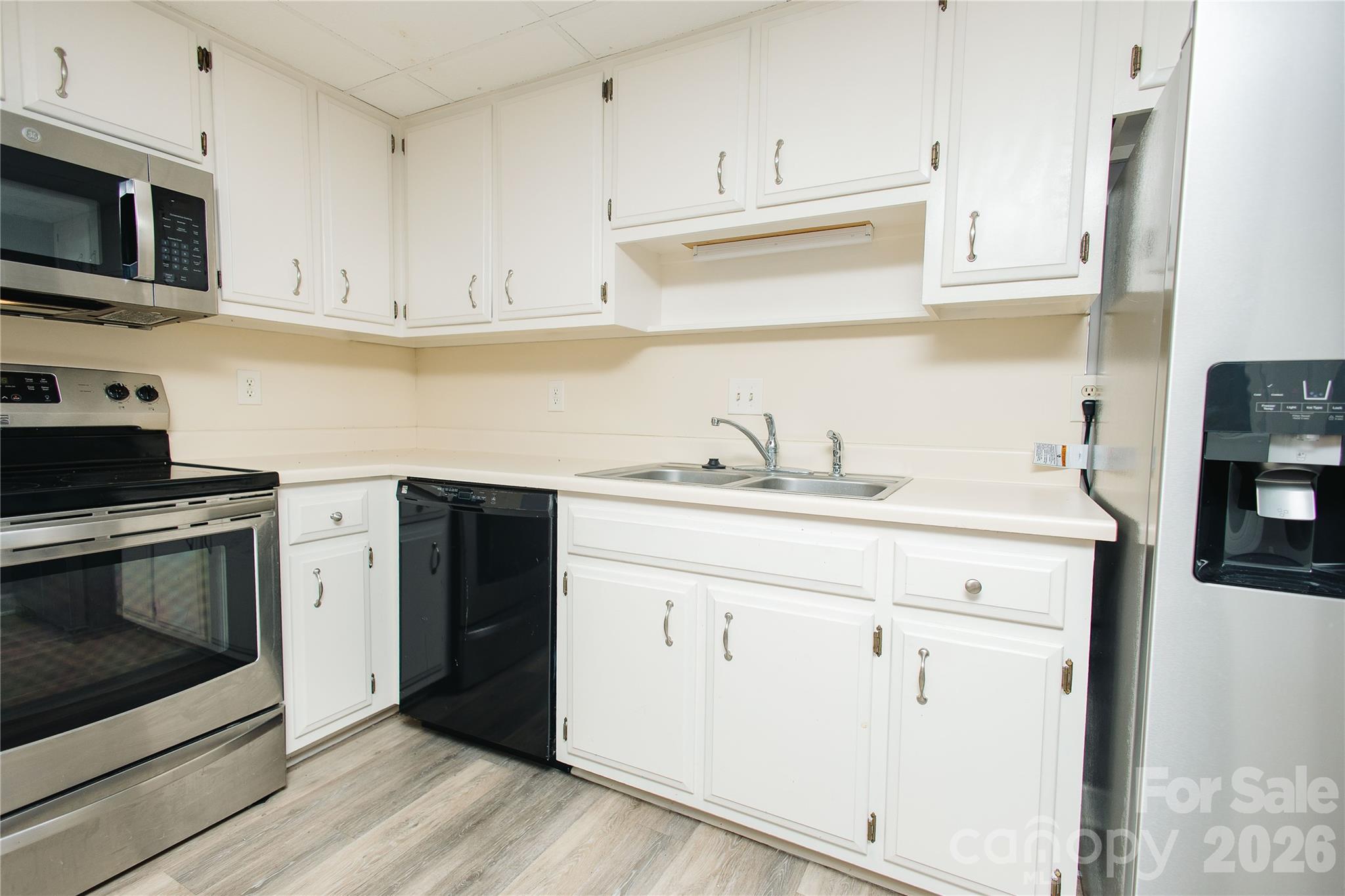 Townhouse at 75 Laurelwood Drive, Marion, photo 22 of 35