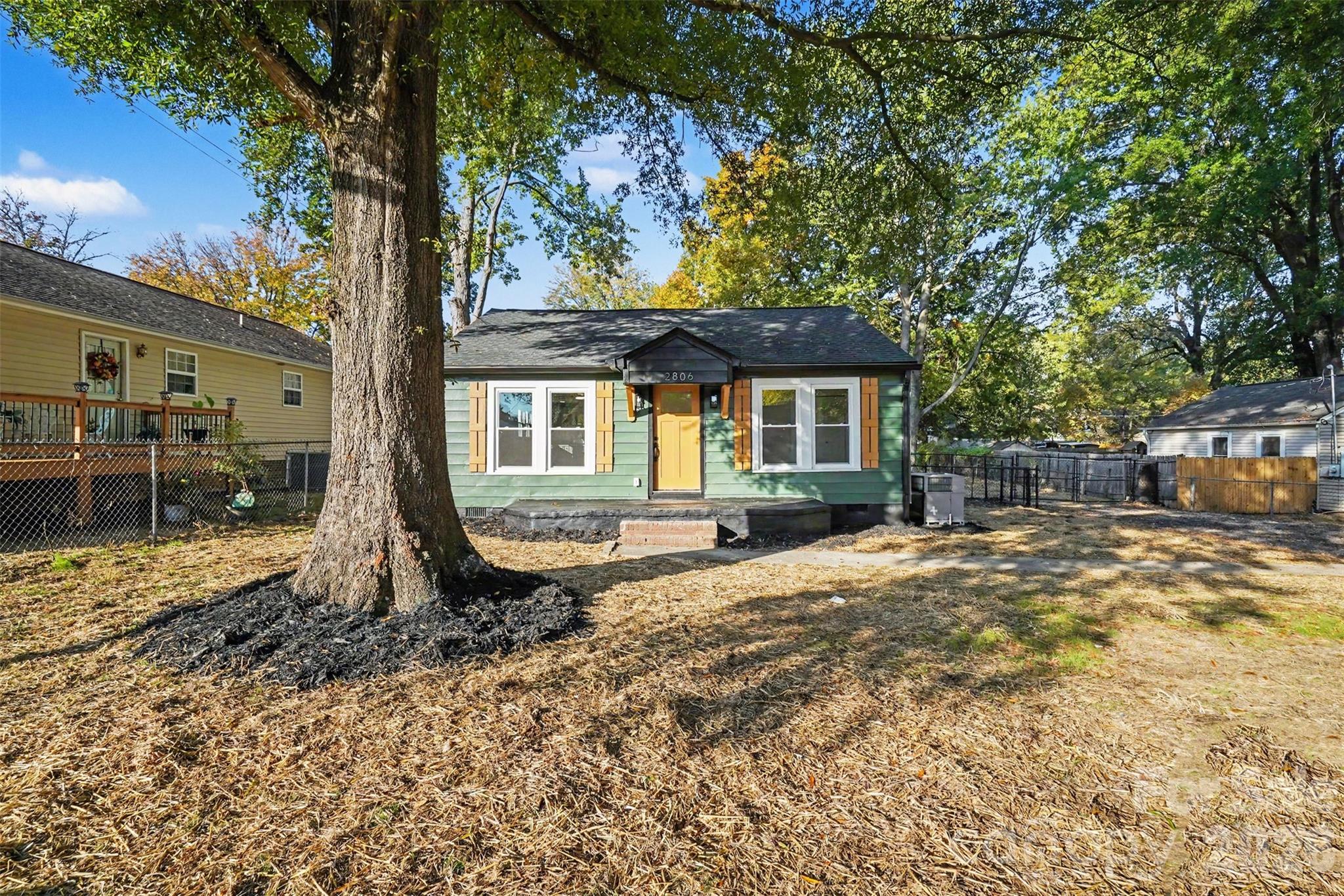 Single Family Residence at 2806 Royal Avenue, Kannapolis, photo 2 of 35