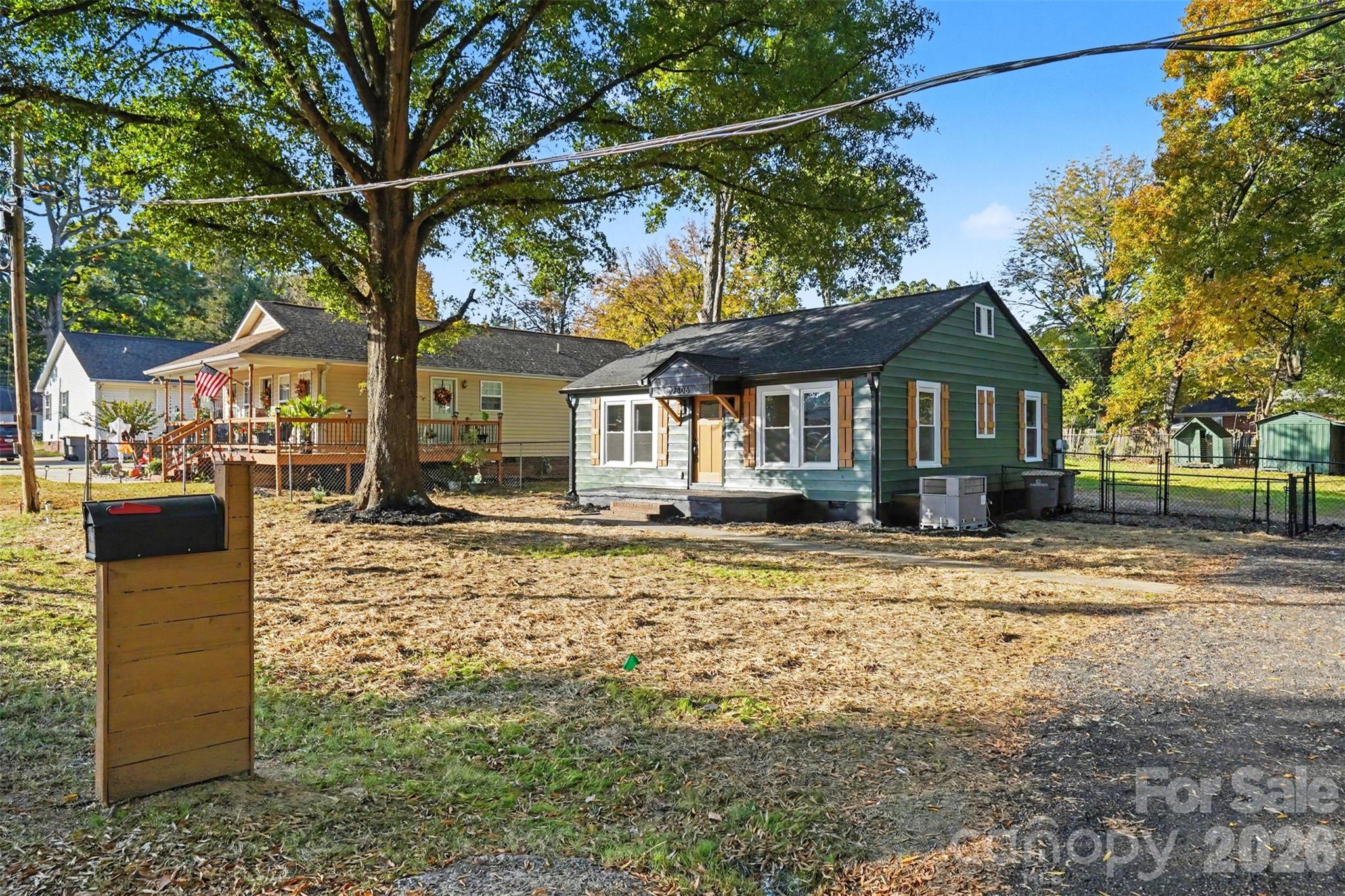 Single Family Residence at 2806 Royal Avenue, Kannapolis, photo 3 of 35