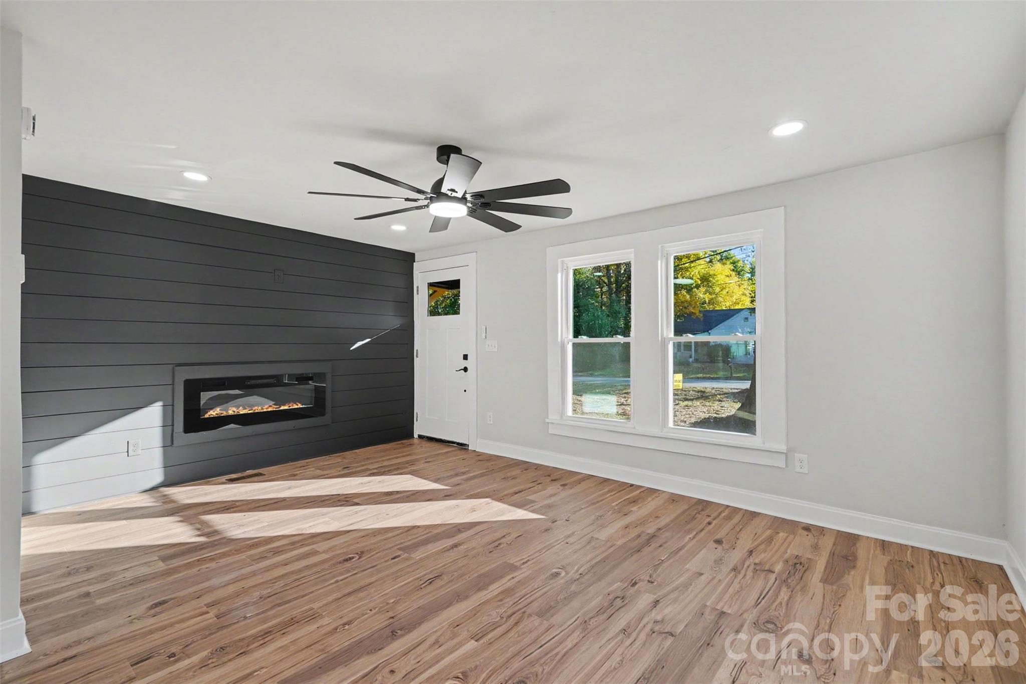 Single Family Residence at 2806 Royal Avenue, Kannapolis, photo 7 of 35