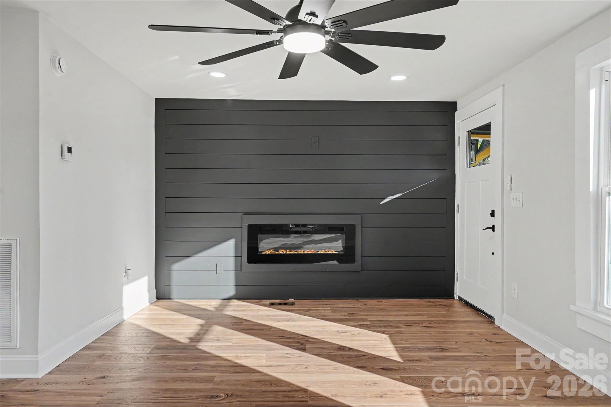Single Family Residence at 2806 Royal Avenue, Kannapolis, photo 10 of 35